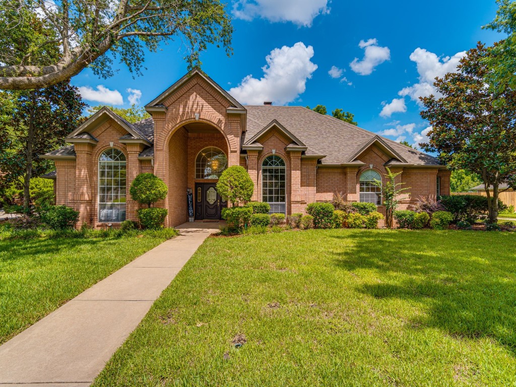 1201 Brook Lane Cleburne TX 76033