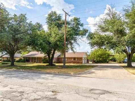 1508 W Elliott Street Breckenridge TX 76424