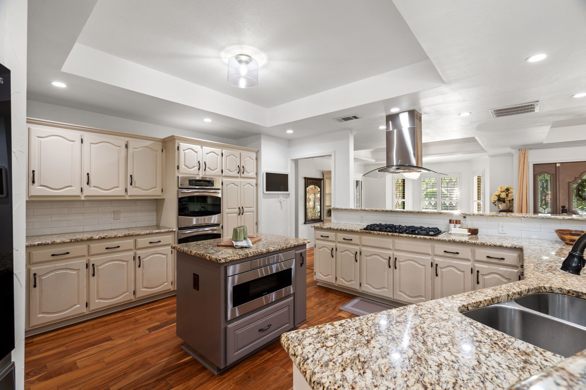 2103 Lake Country Drive Arlington TX 76012