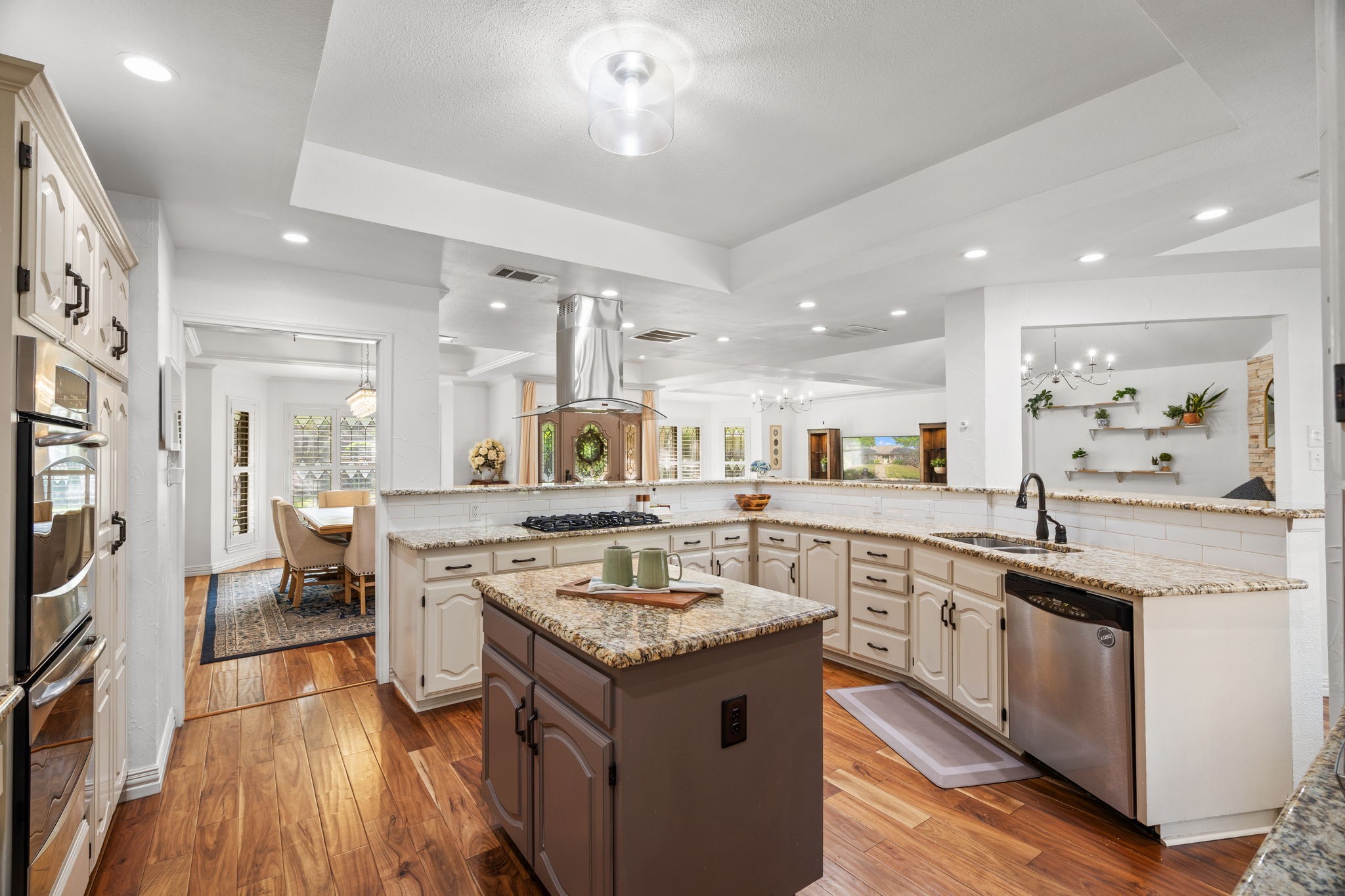 2103 Lake Country Drive Arlington TX 76012