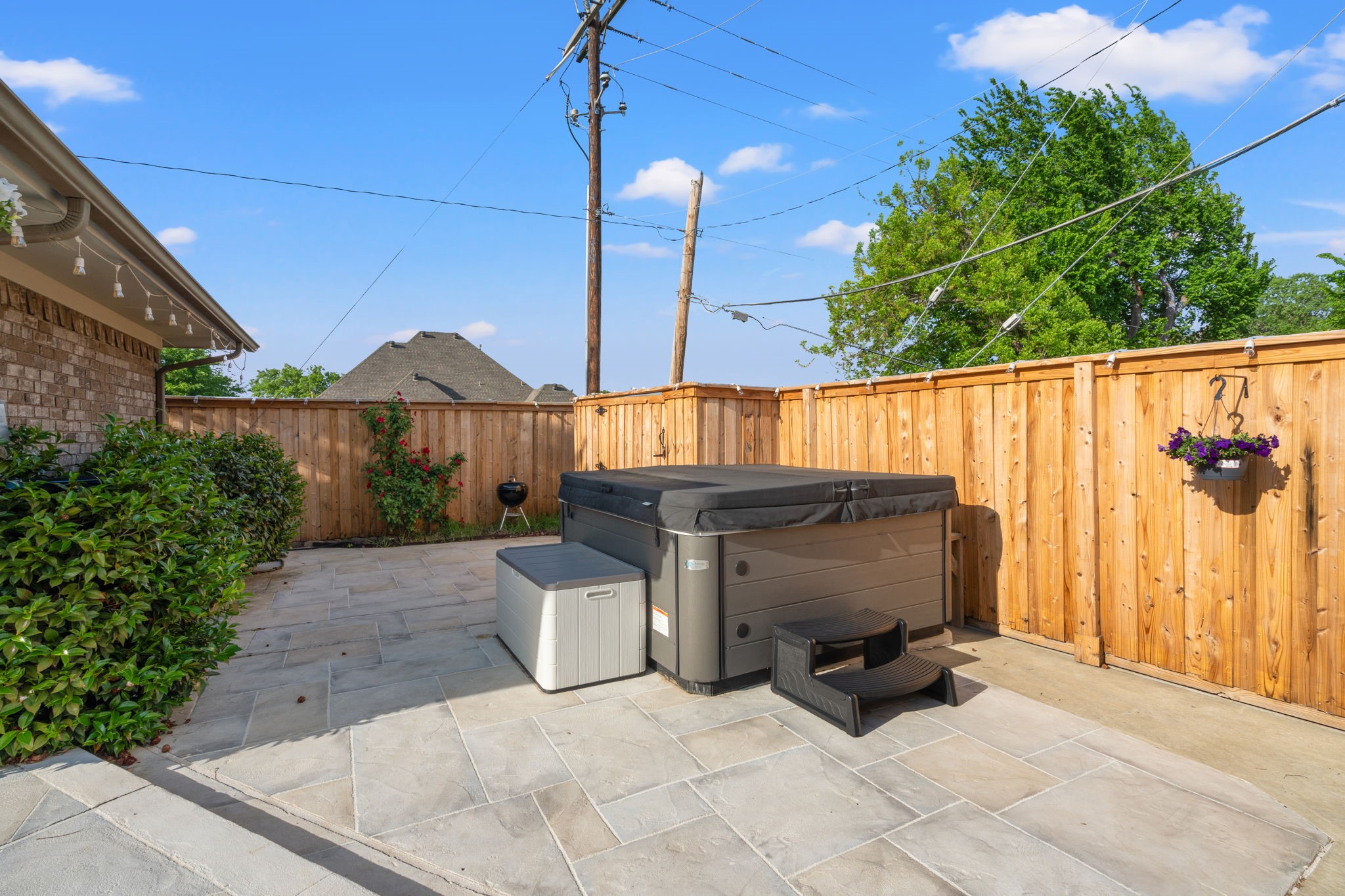 2103 Lake Country Drive Arlington TX 76012