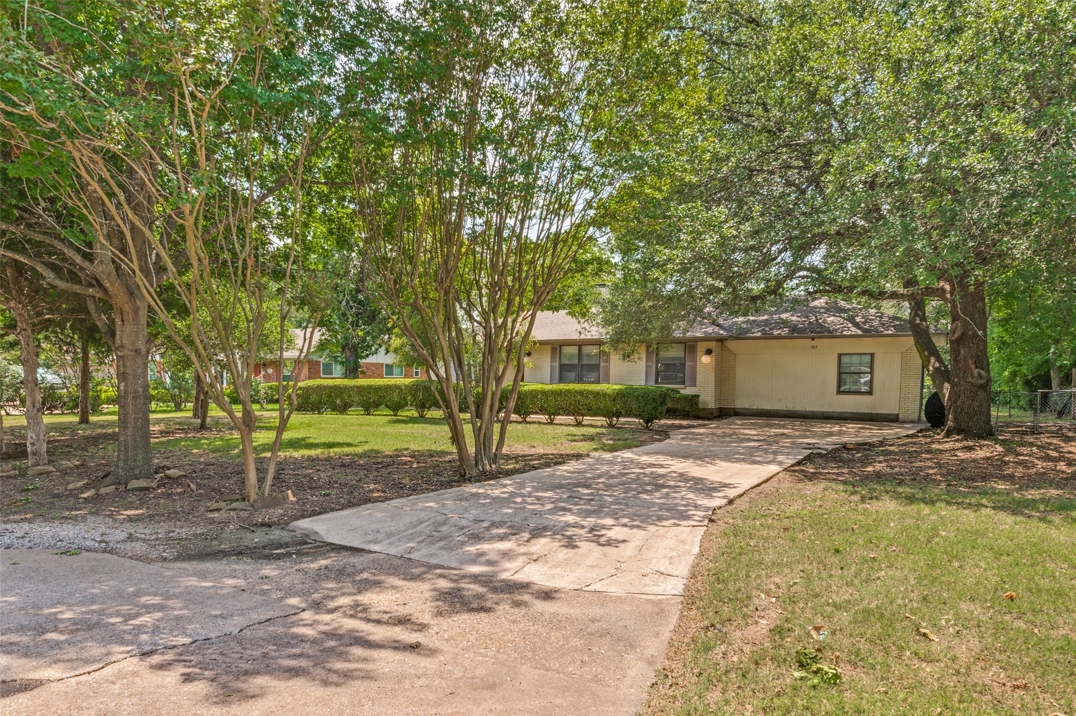 237 Southwood Drive Lancaster TX 75146