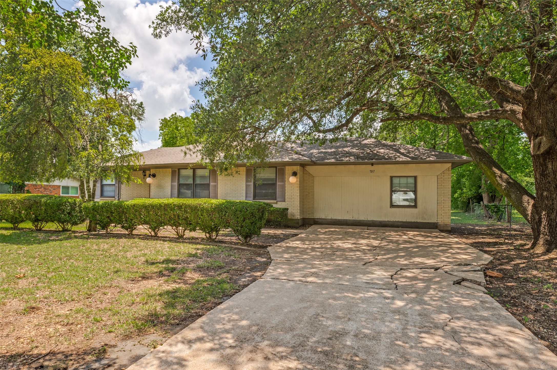 237 Southwood Drive Lancaster TX 75146