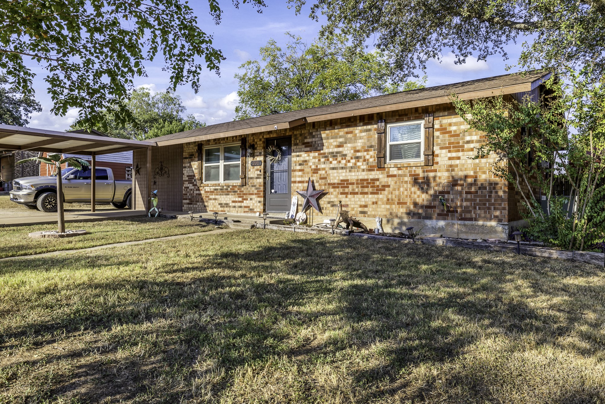 201 Cottonwood Street Comanche TX 76442