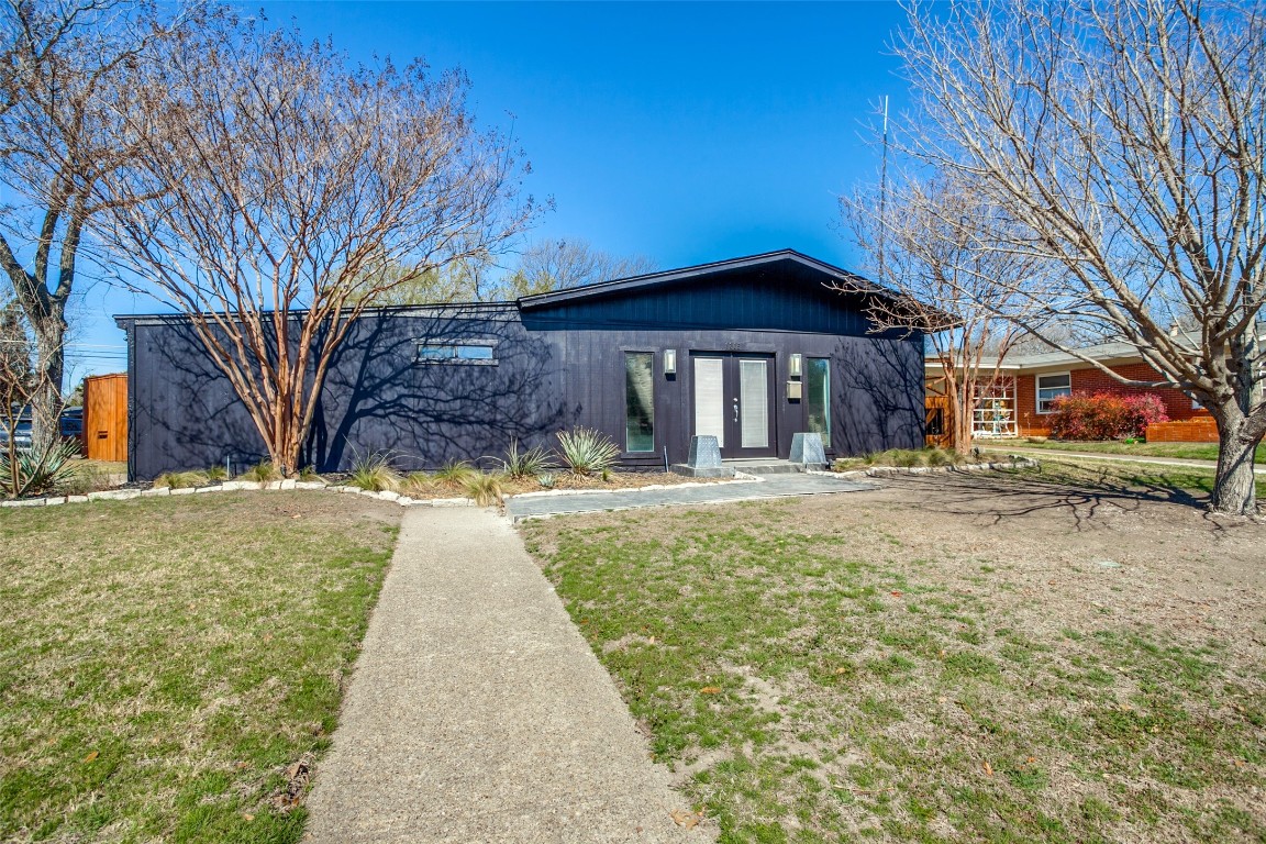 9805 Ash Creek Drive Dallas TX 75228