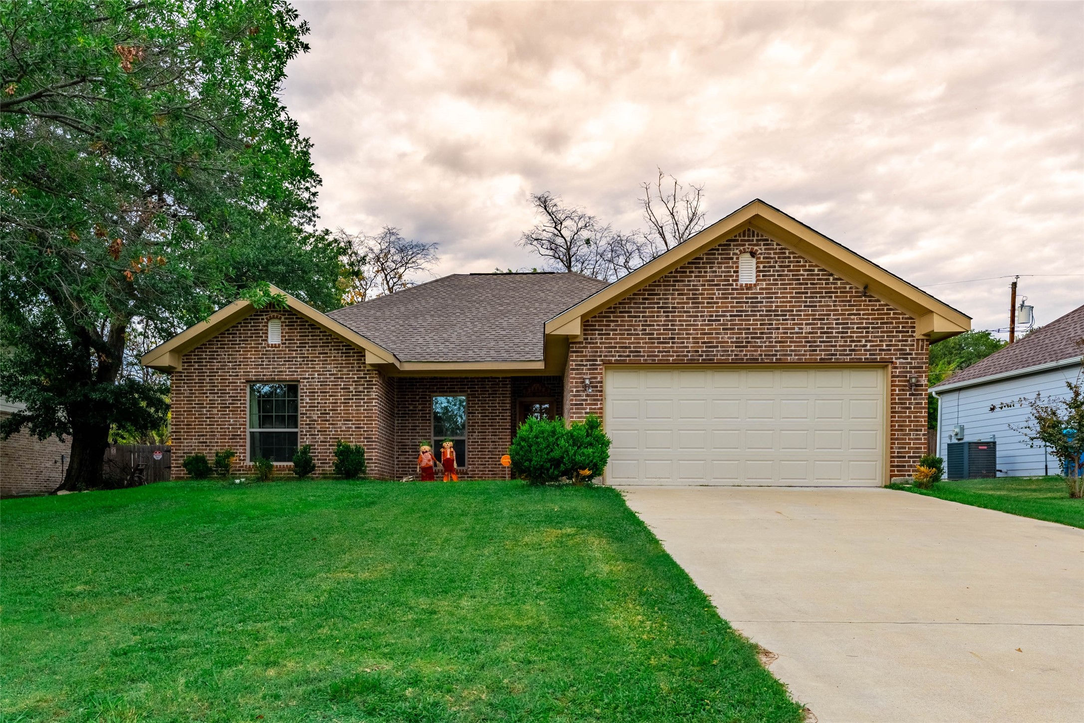 981 Welch Lane Gun Barrel City TX 75156