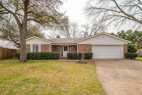 1116 Heather Court Benbrook TX 76126
