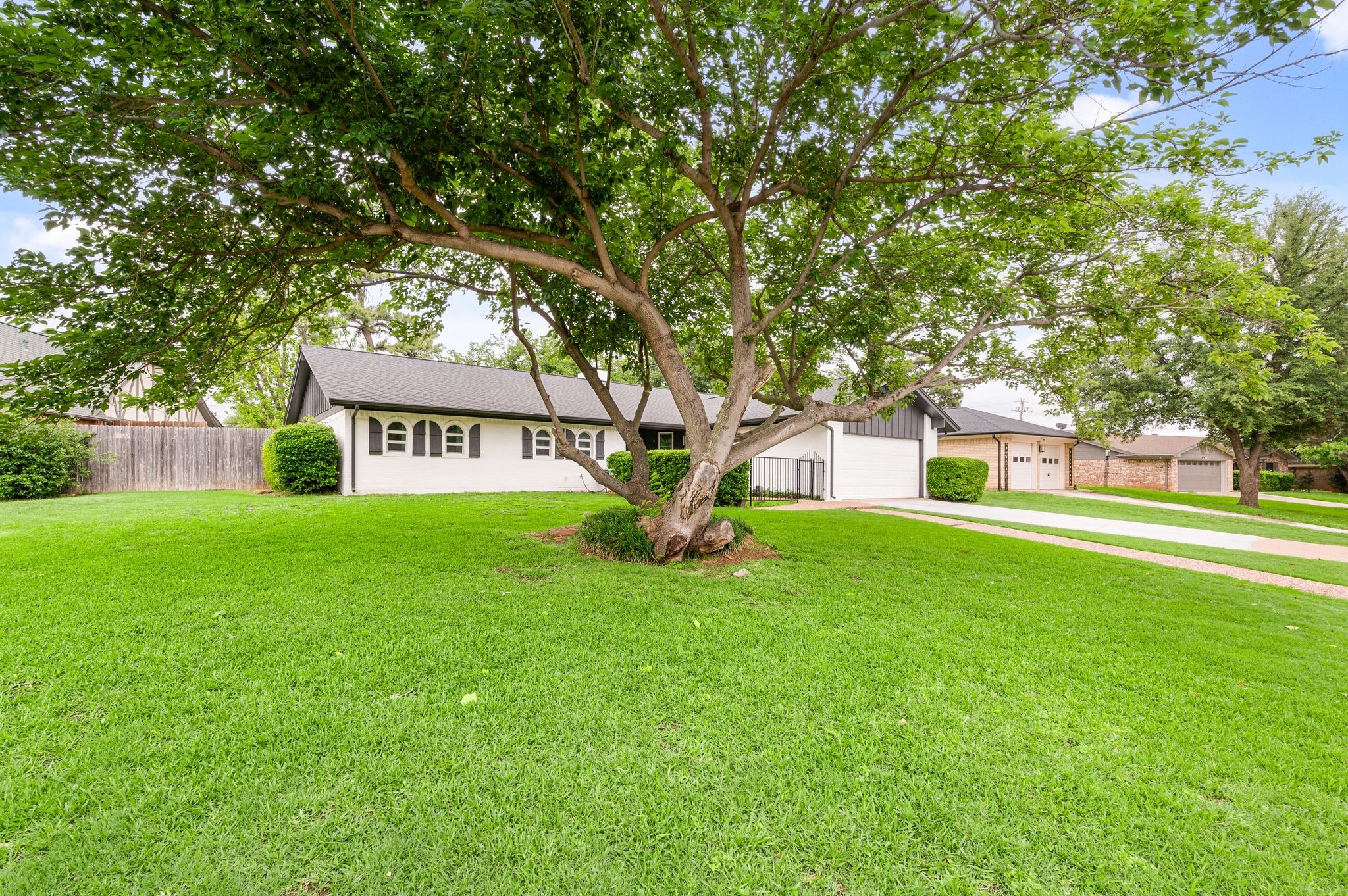 1823 E Cedar Elm Drive Arlington TX 76012