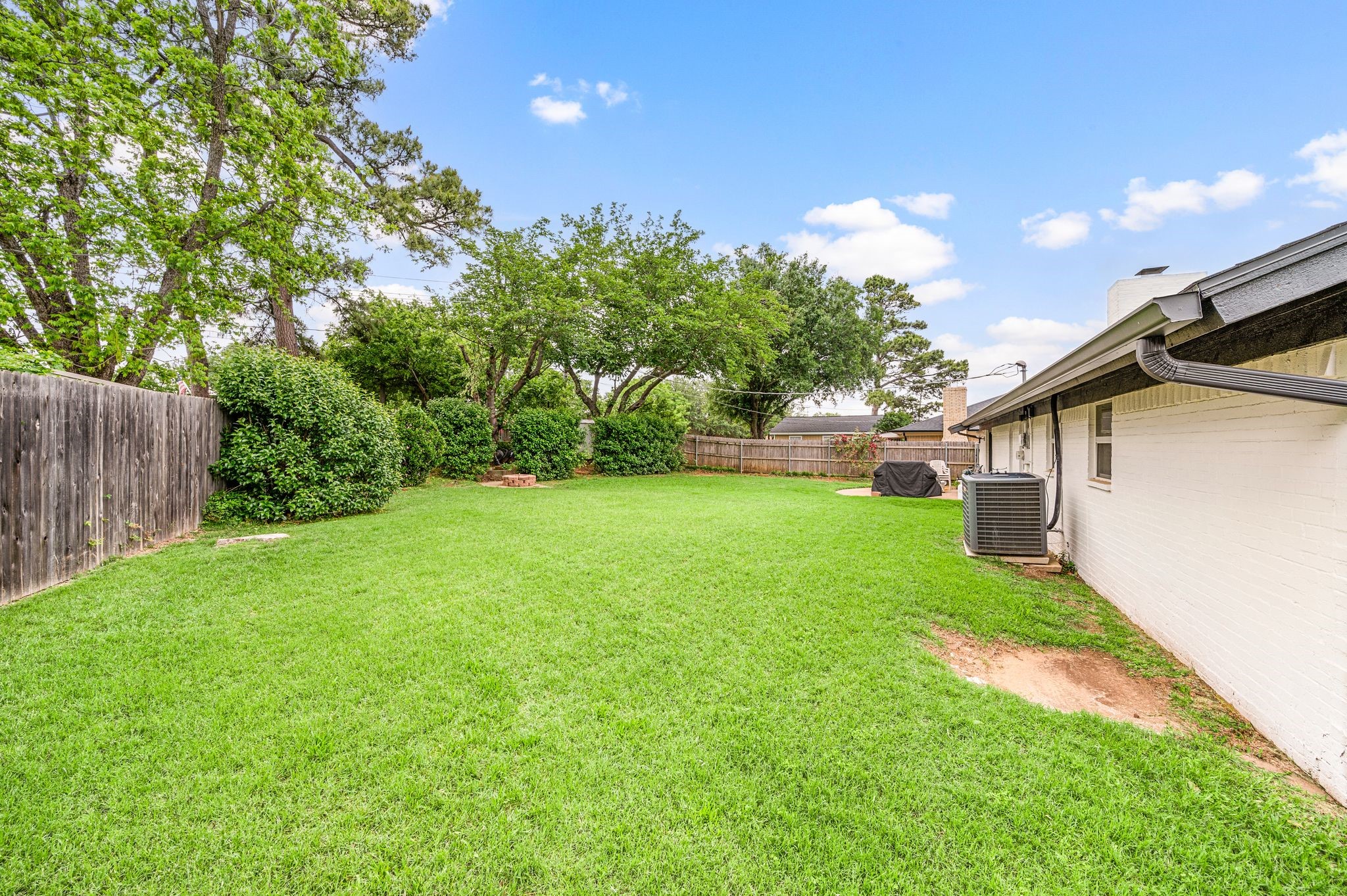 1823 E Cedar Elm Drive Arlington TX 76012