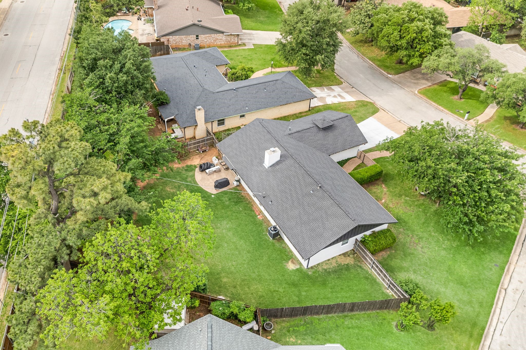 1823 E Cedar Elm Drive Arlington TX 76012