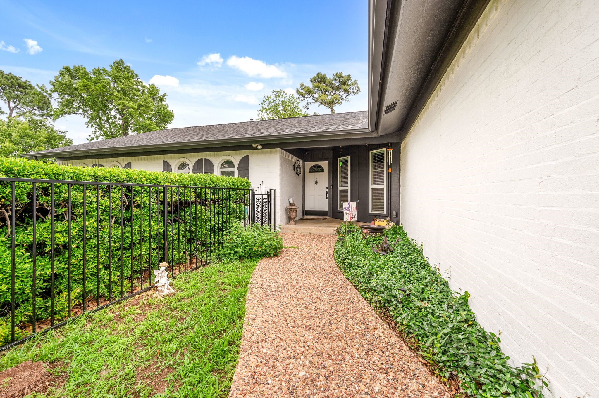 1823 E Cedar Elm Drive Arlington TX 76012
