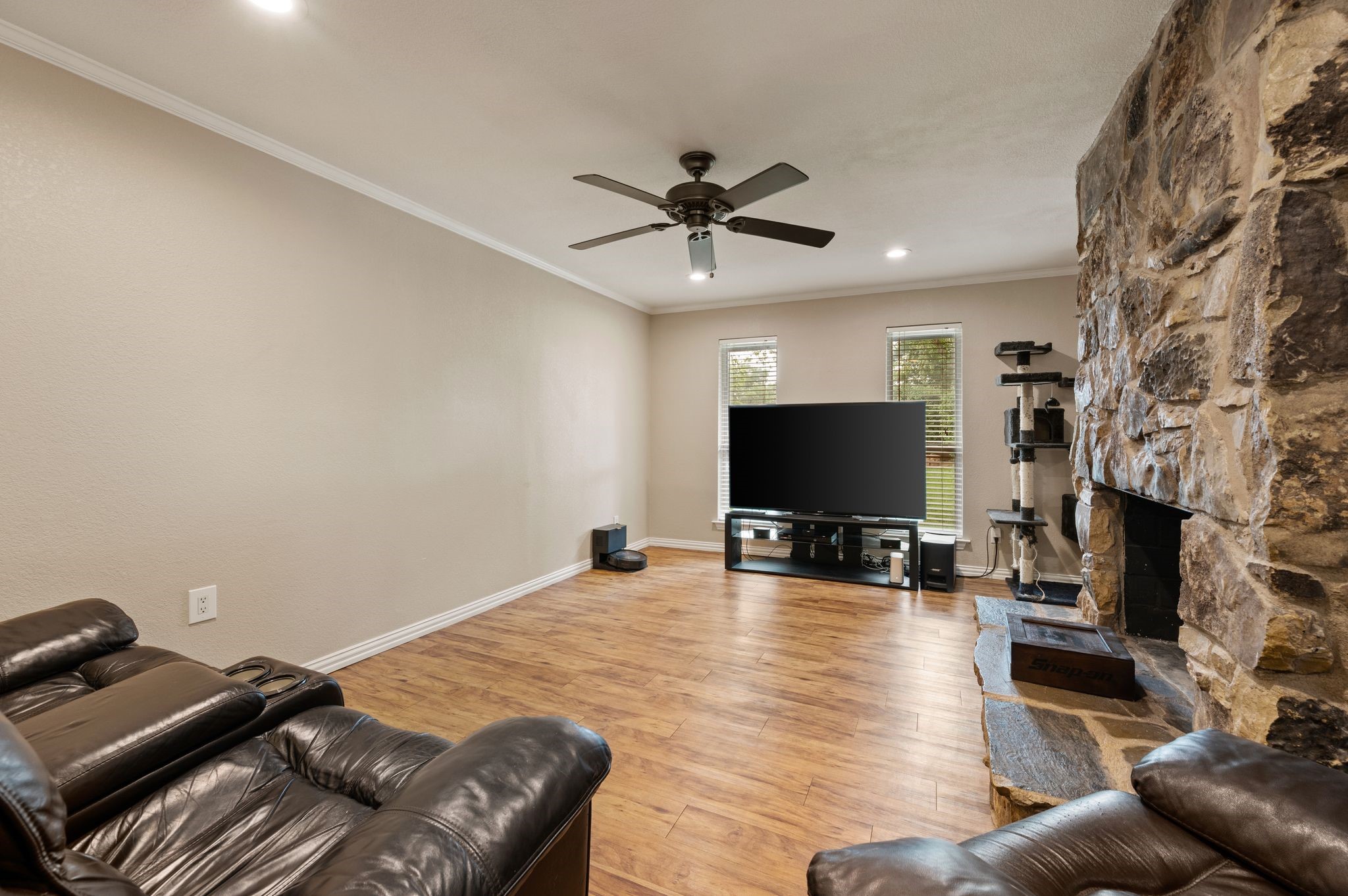 1823 E Cedar Elm Drive Arlington TX 76012