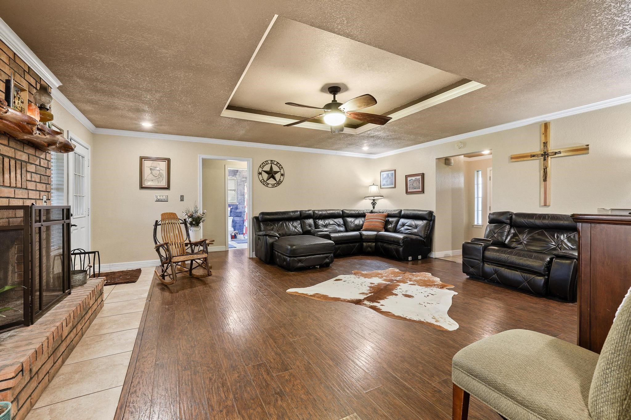 1217 County Road 4705 Leonard TX 75452
