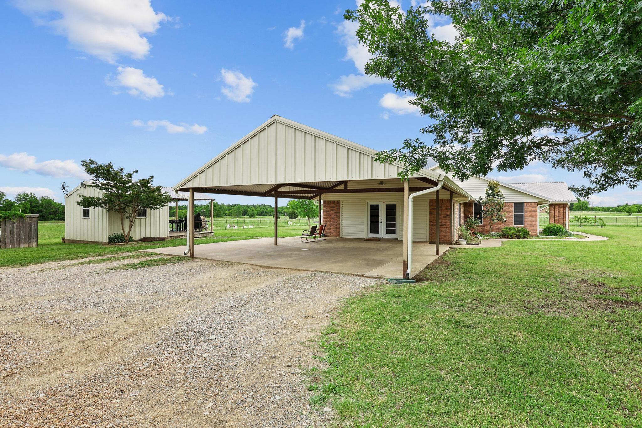 1217 County Road 4705 Leonard TX 75452