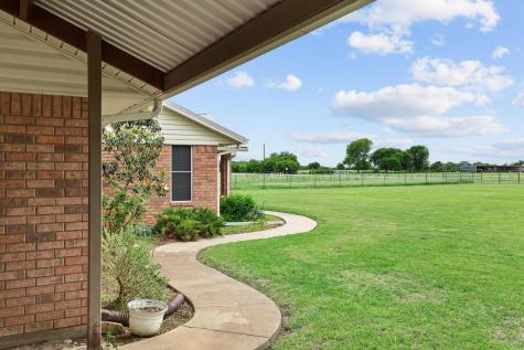 1217 County Road 4705 Leonard TX 75452