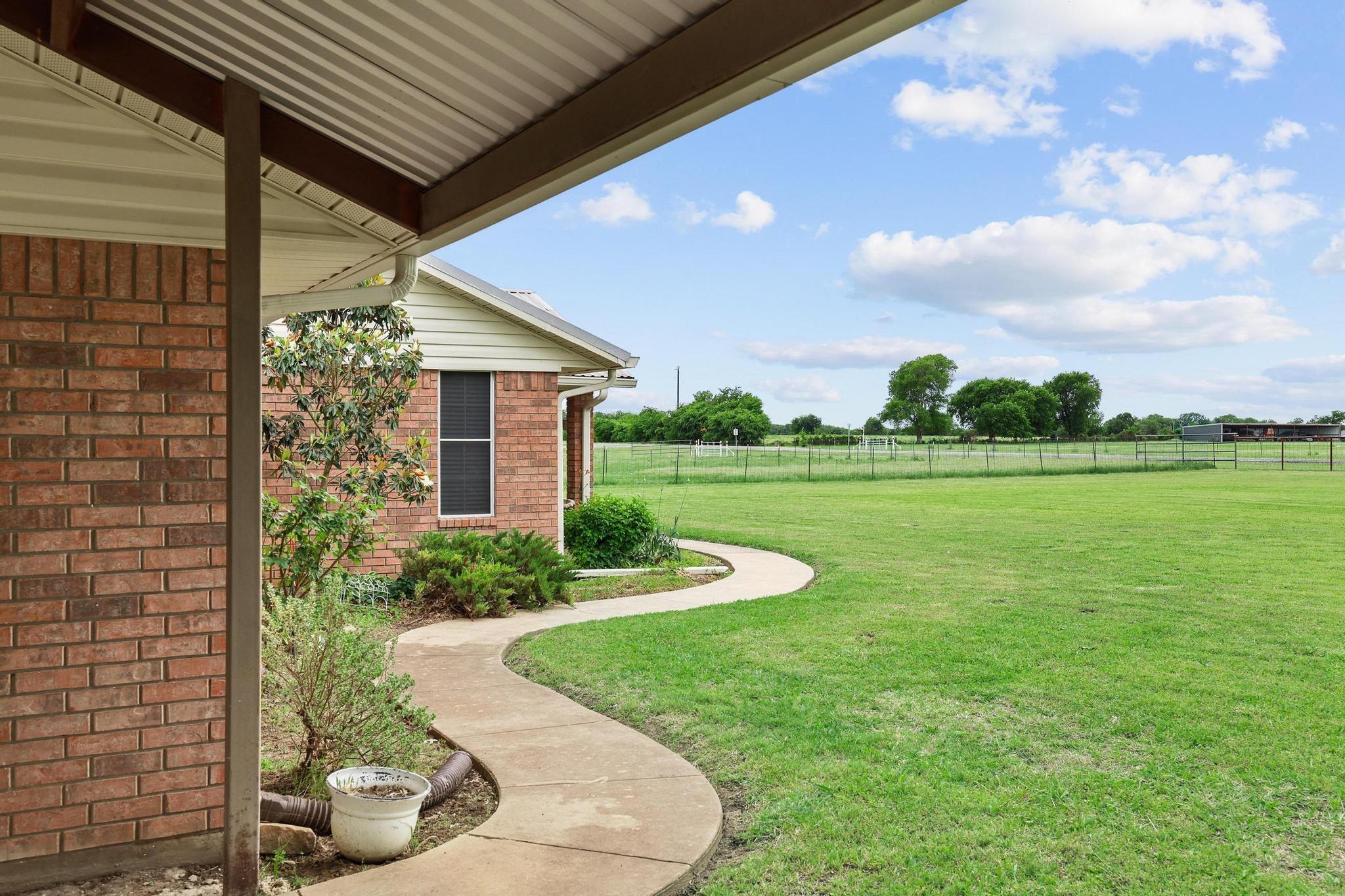 1217 County Road 4705 Leonard TX 75452
