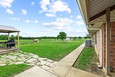 1217 County Road 4705 Leonard TX 75452