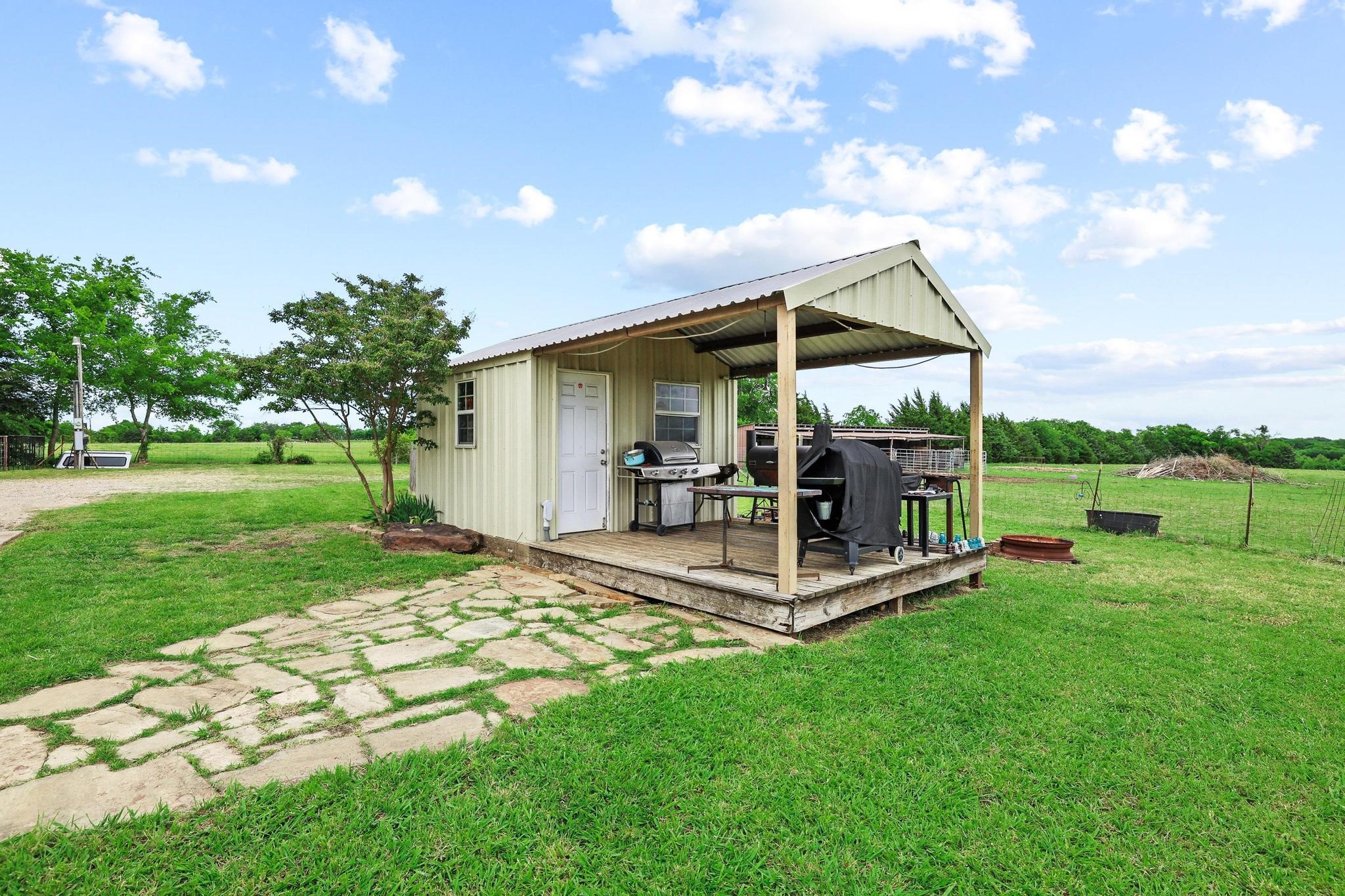 1217 County Road 4705 Leonard TX 75452