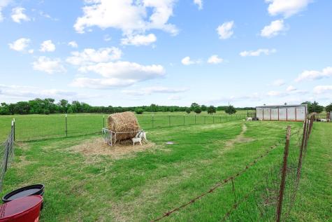 1217 County Road 4705 Leonard TX 75452