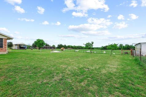 1217 County Road 4705 Leonard TX 75452