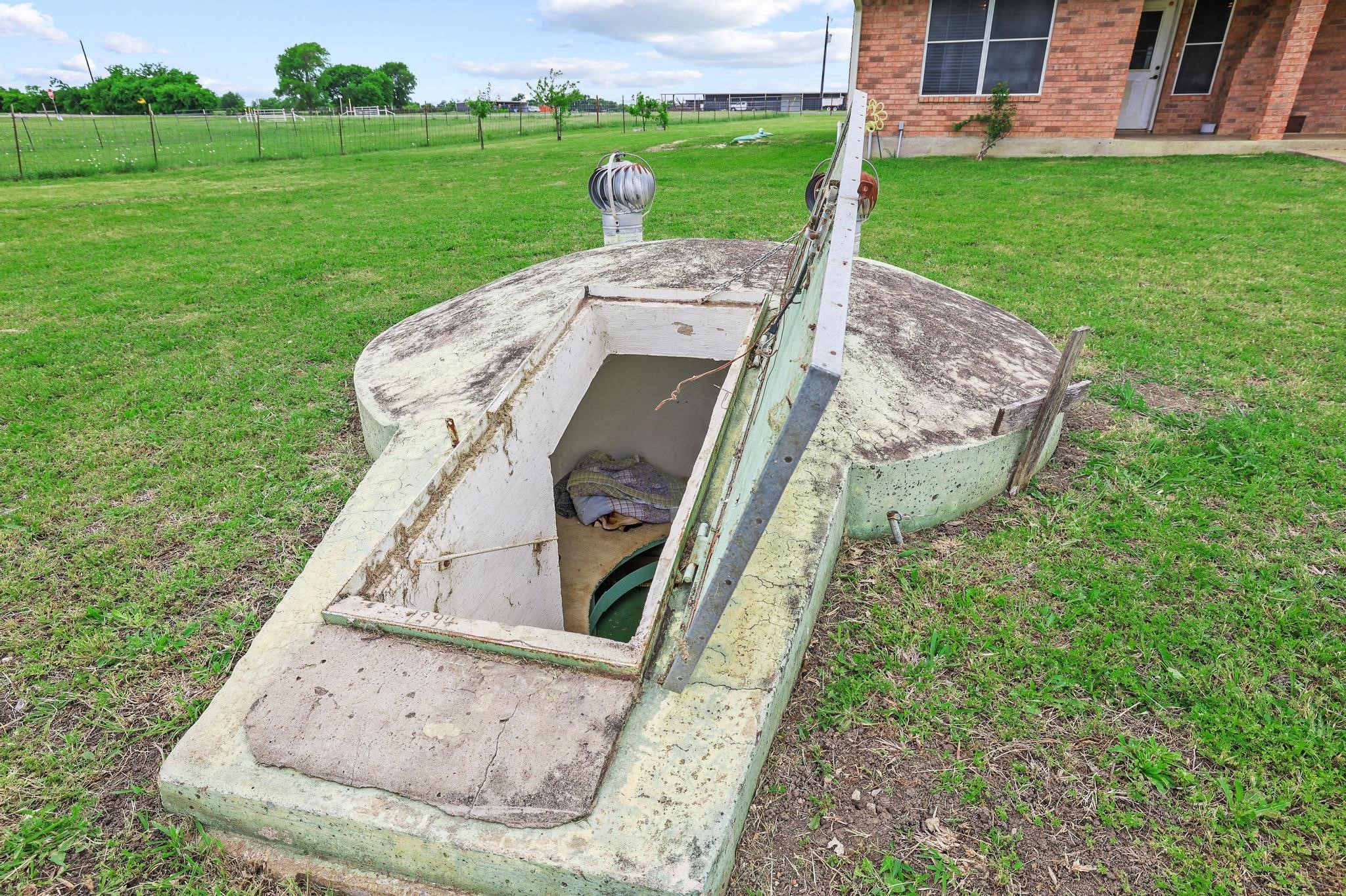 1217 County Road 4705 Leonard TX 75452