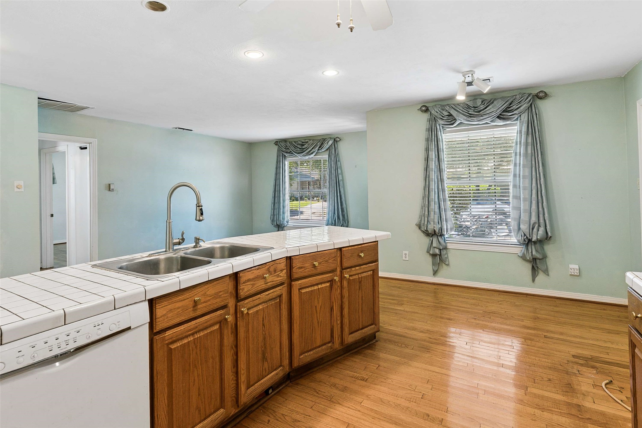 2225 Brooks Street Garland TX 75041