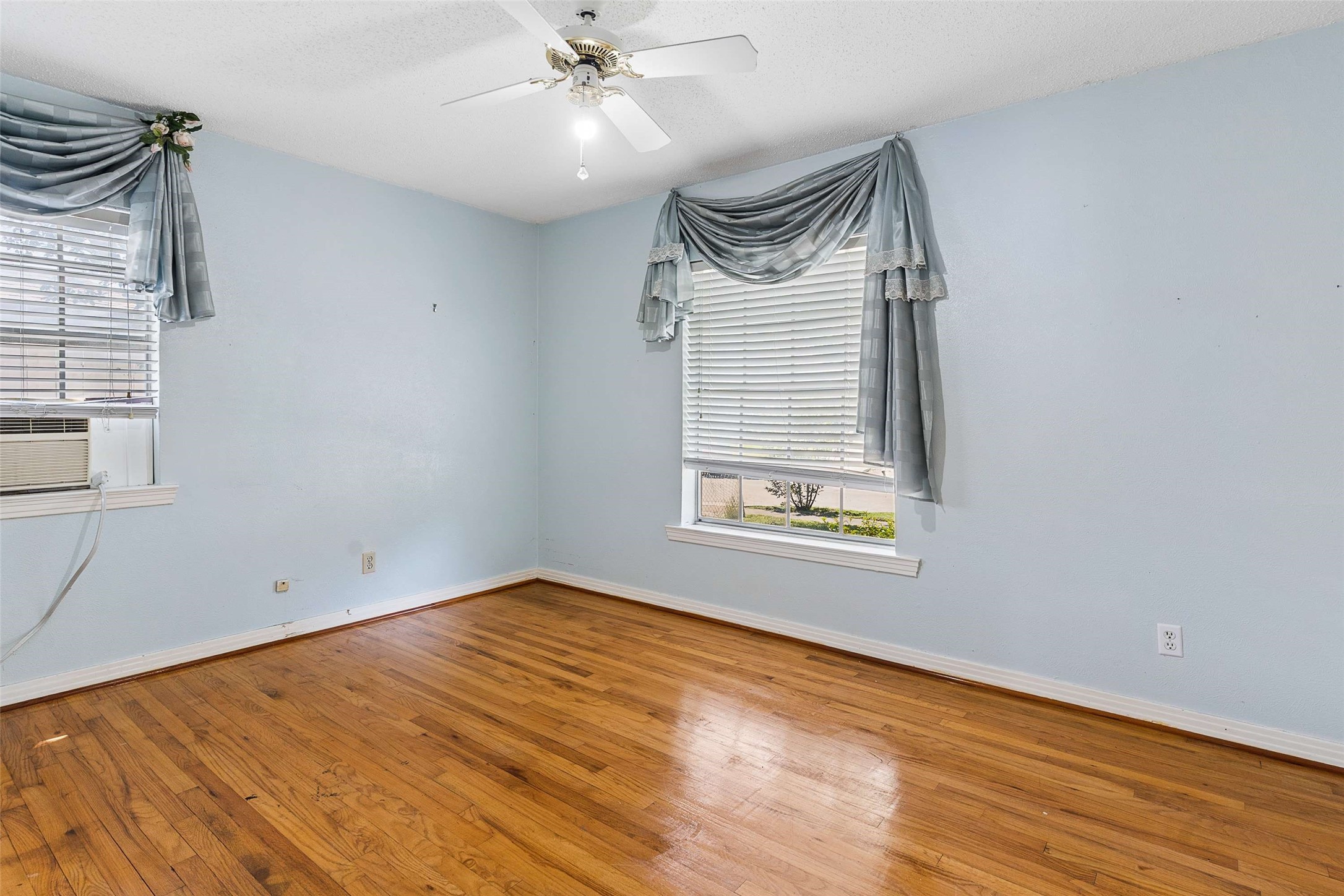 2225 Brooks Street Garland TX 75041