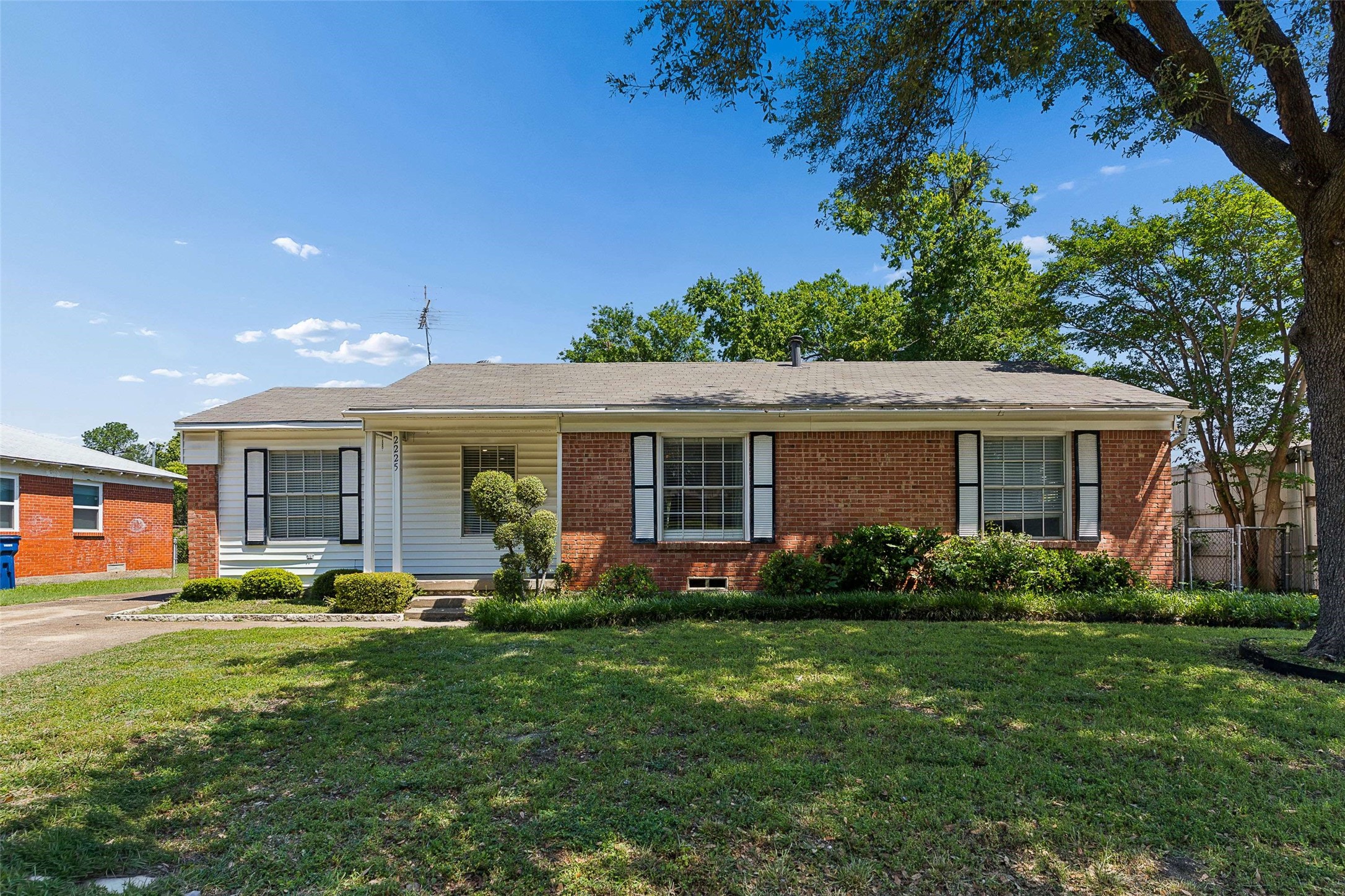 2225 Brooks Street Garland TX 75041