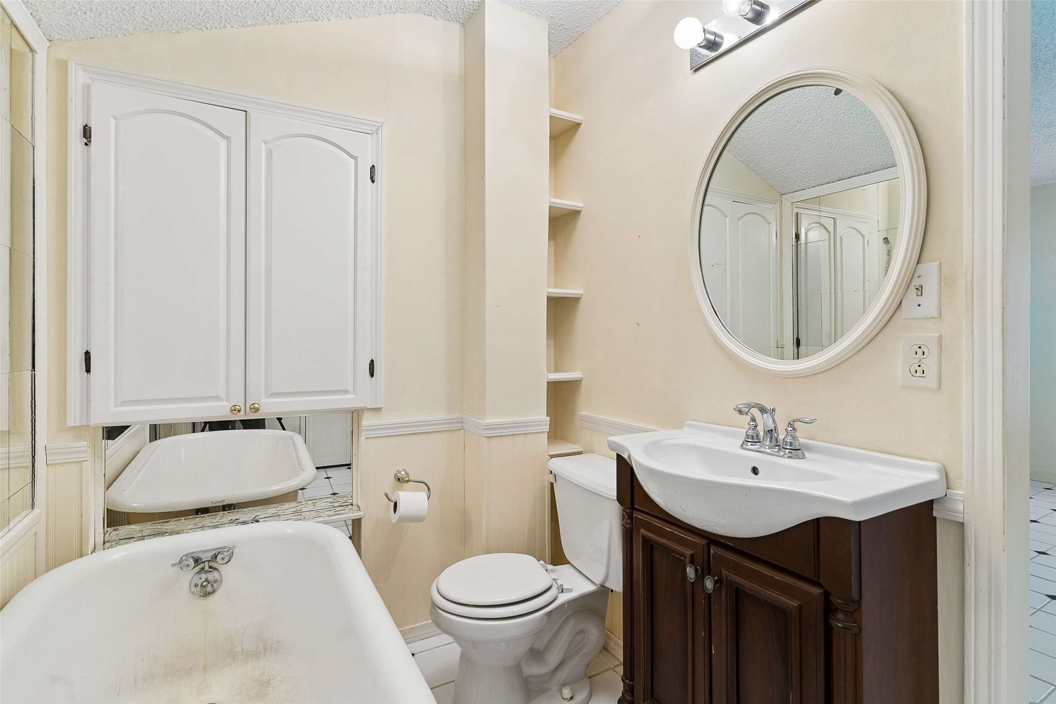 2225 Brooks Street Garland TX 75041