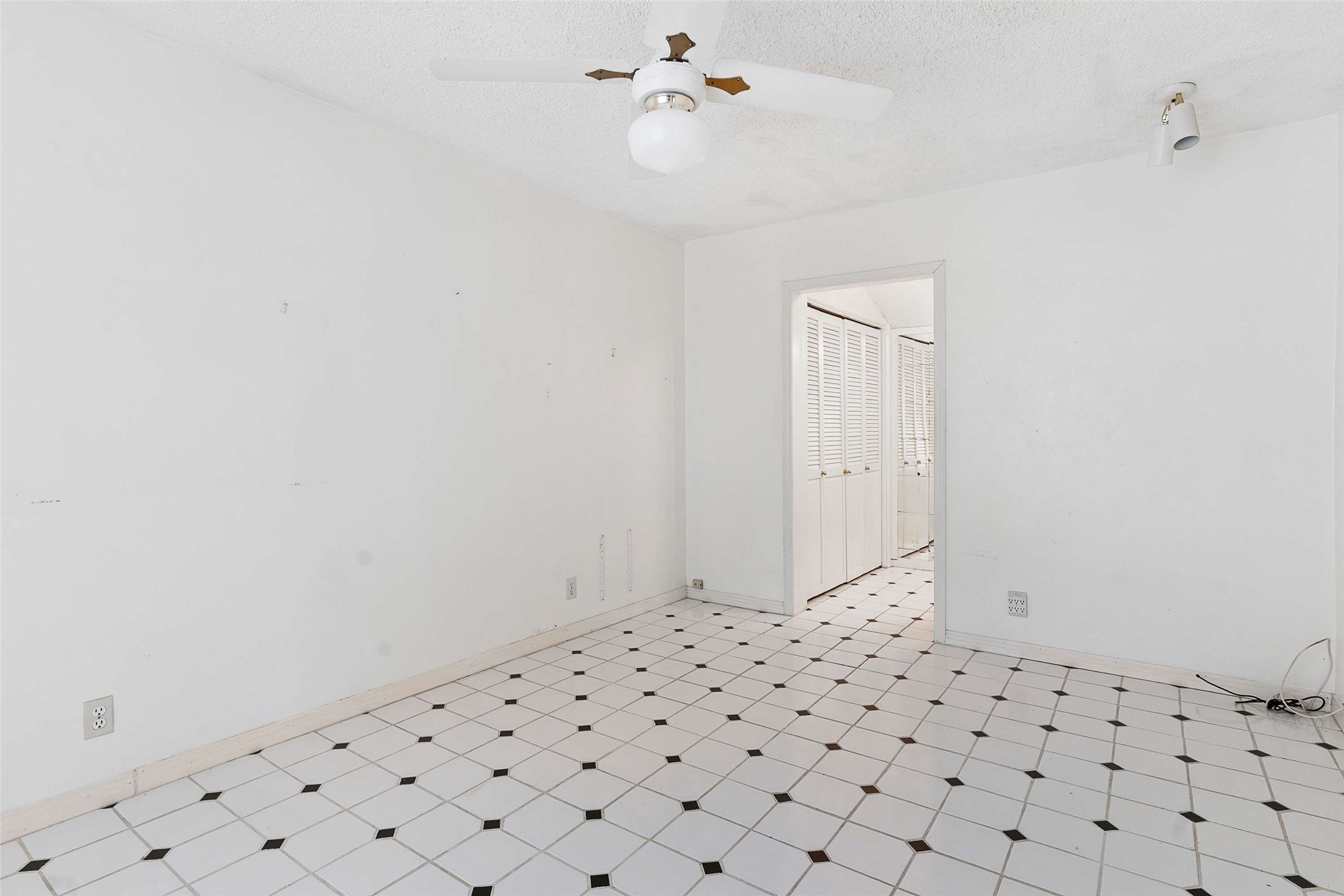 2225 Brooks Street Garland TX 75041
