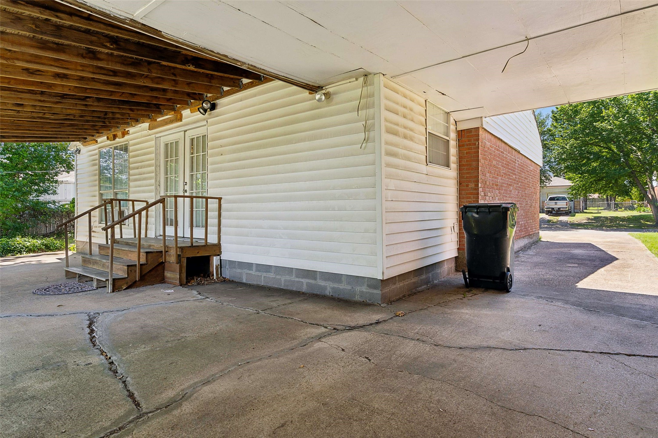 2225 Brooks Street Garland TX 75041