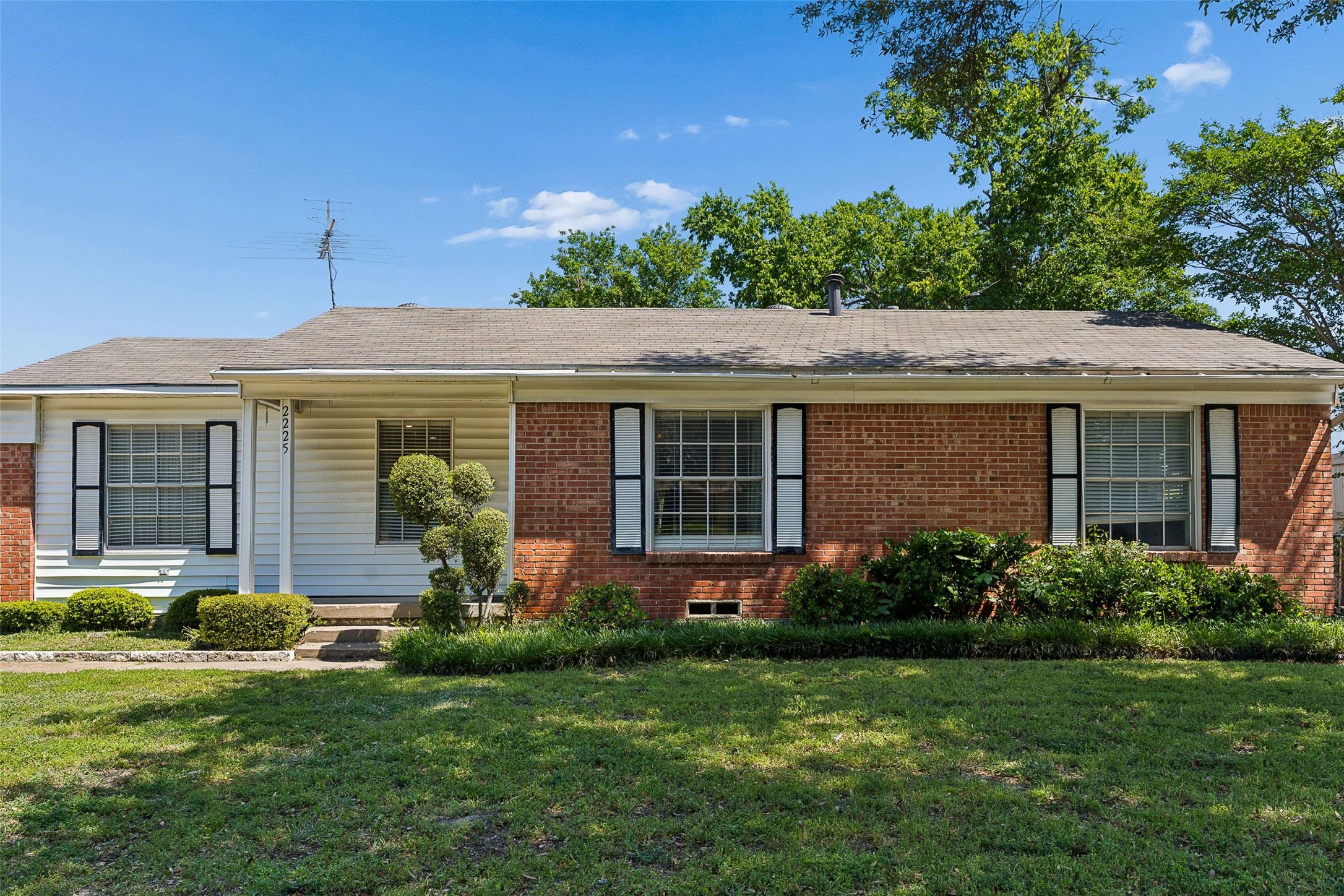2225 Brooks Street Garland TX 75041