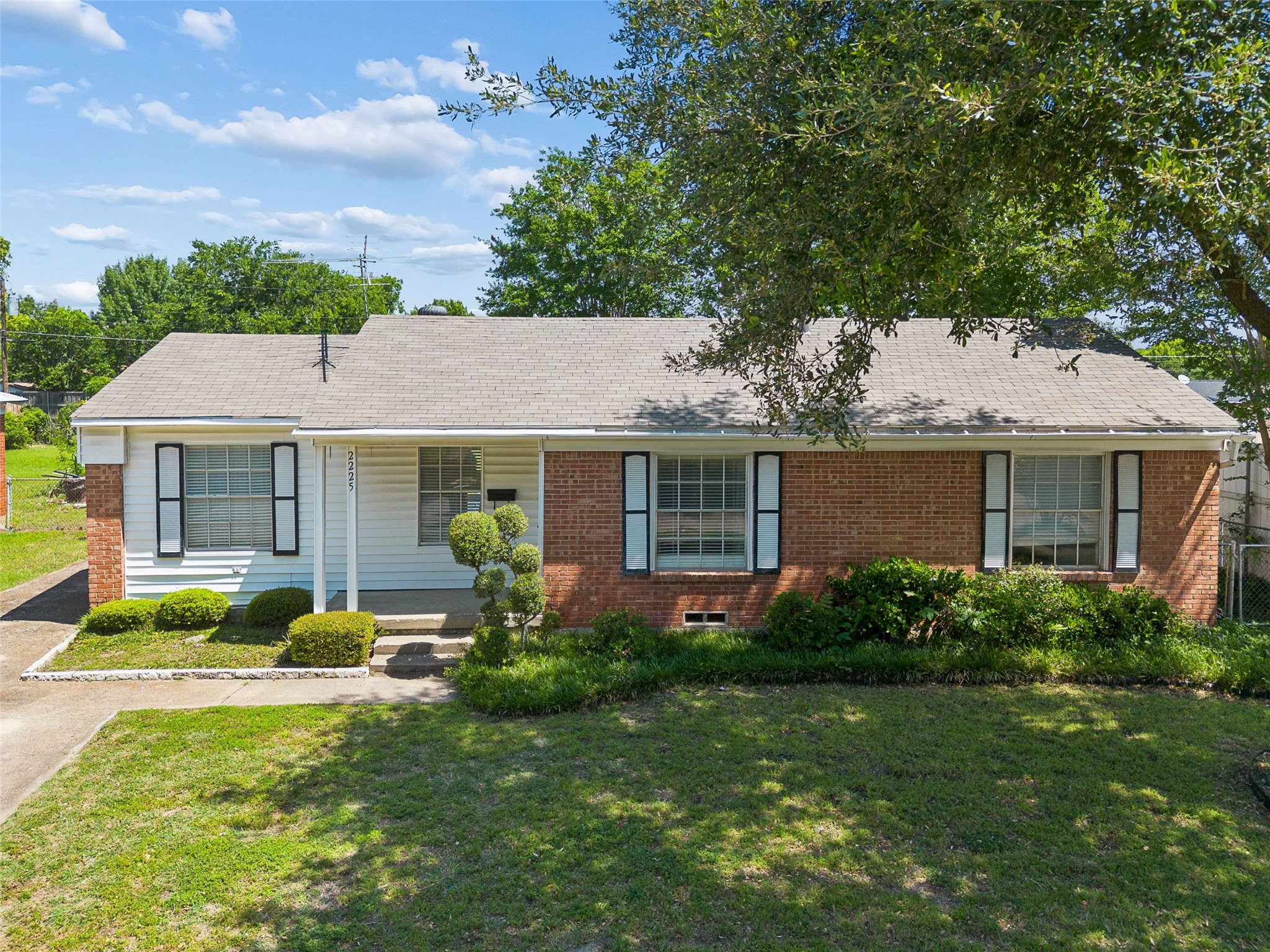 2225 Brooks Street Garland TX 75041