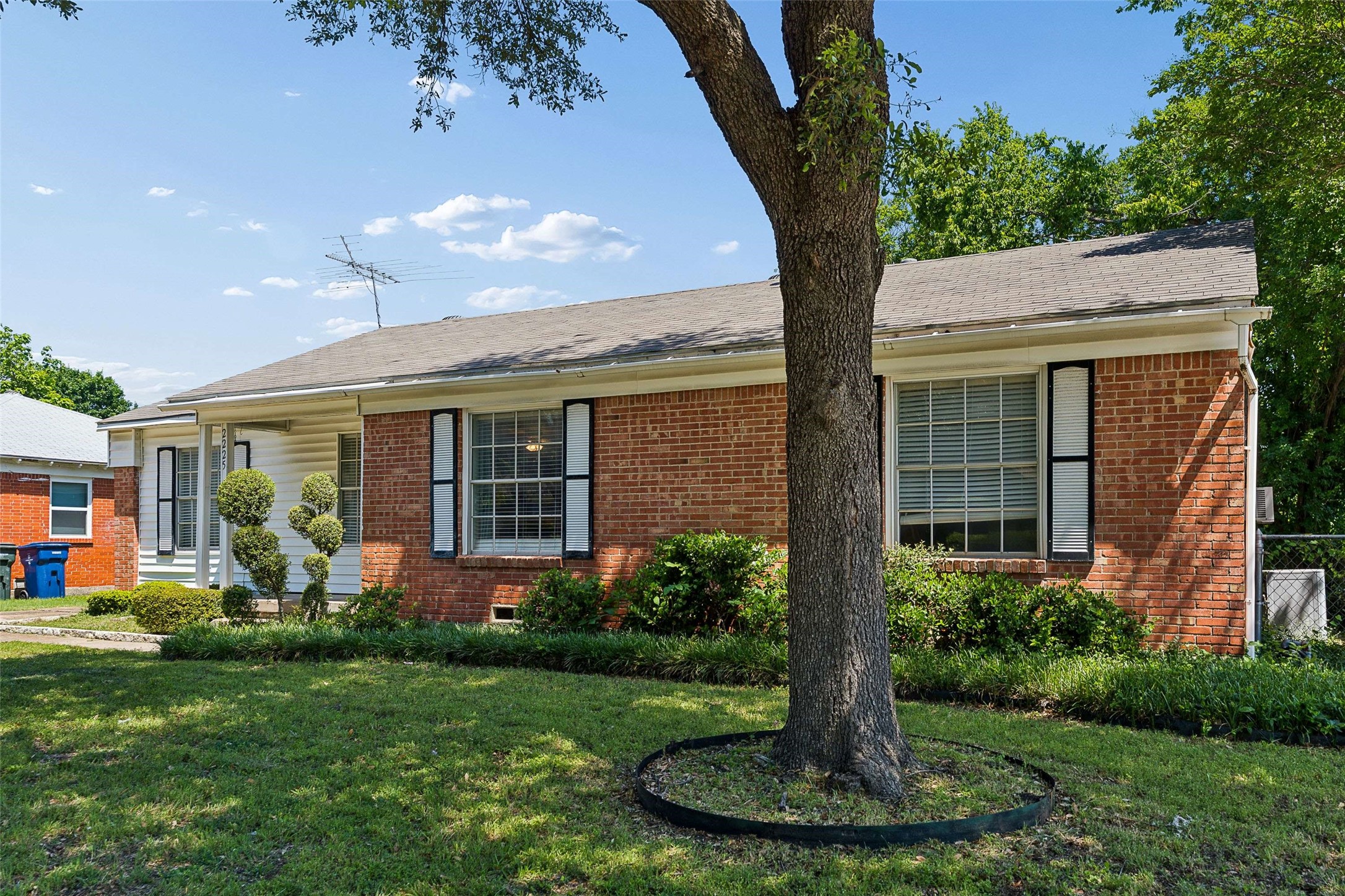 2225 Brooks Street Garland TX 75041