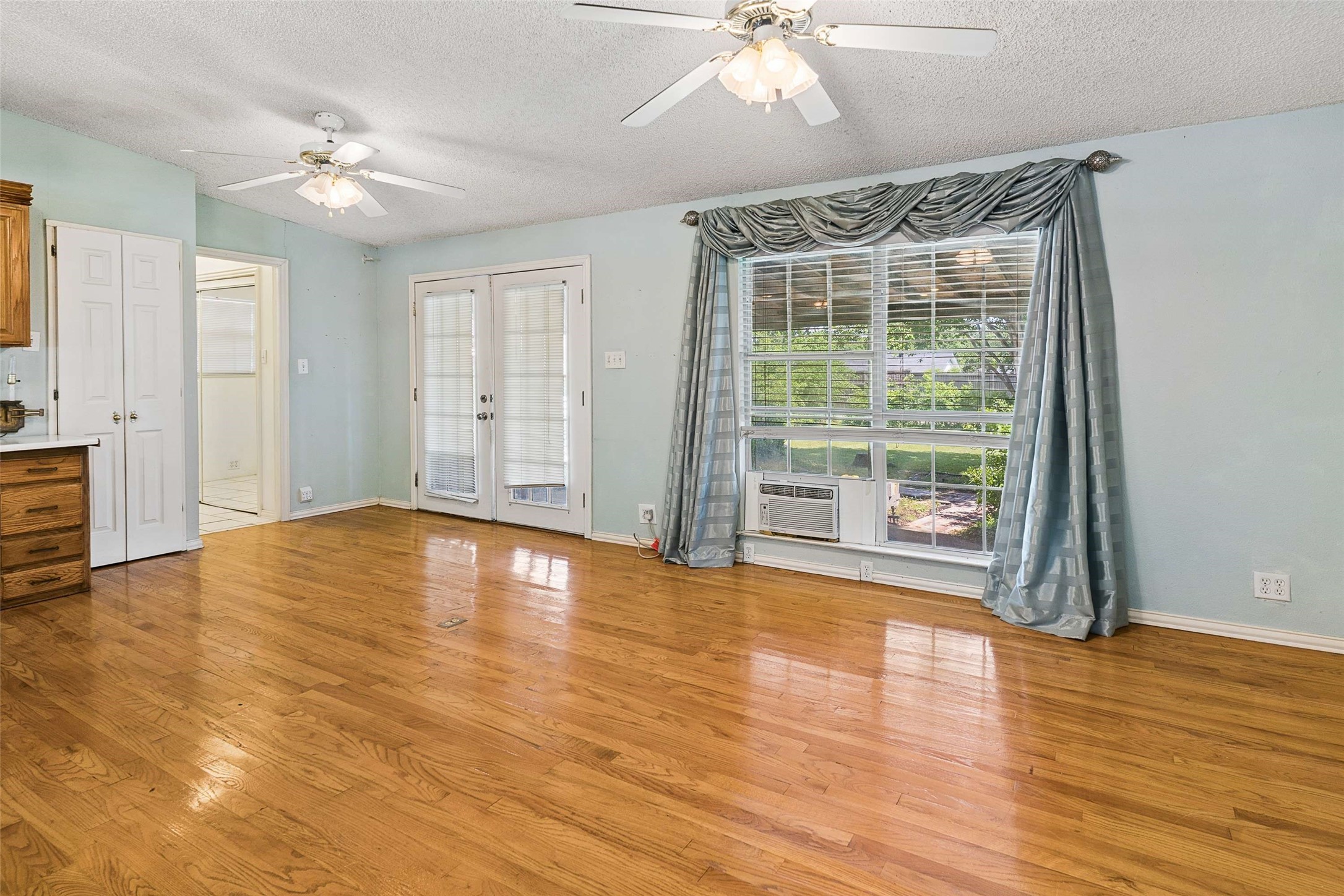 2225 Brooks Street Garland TX 75041