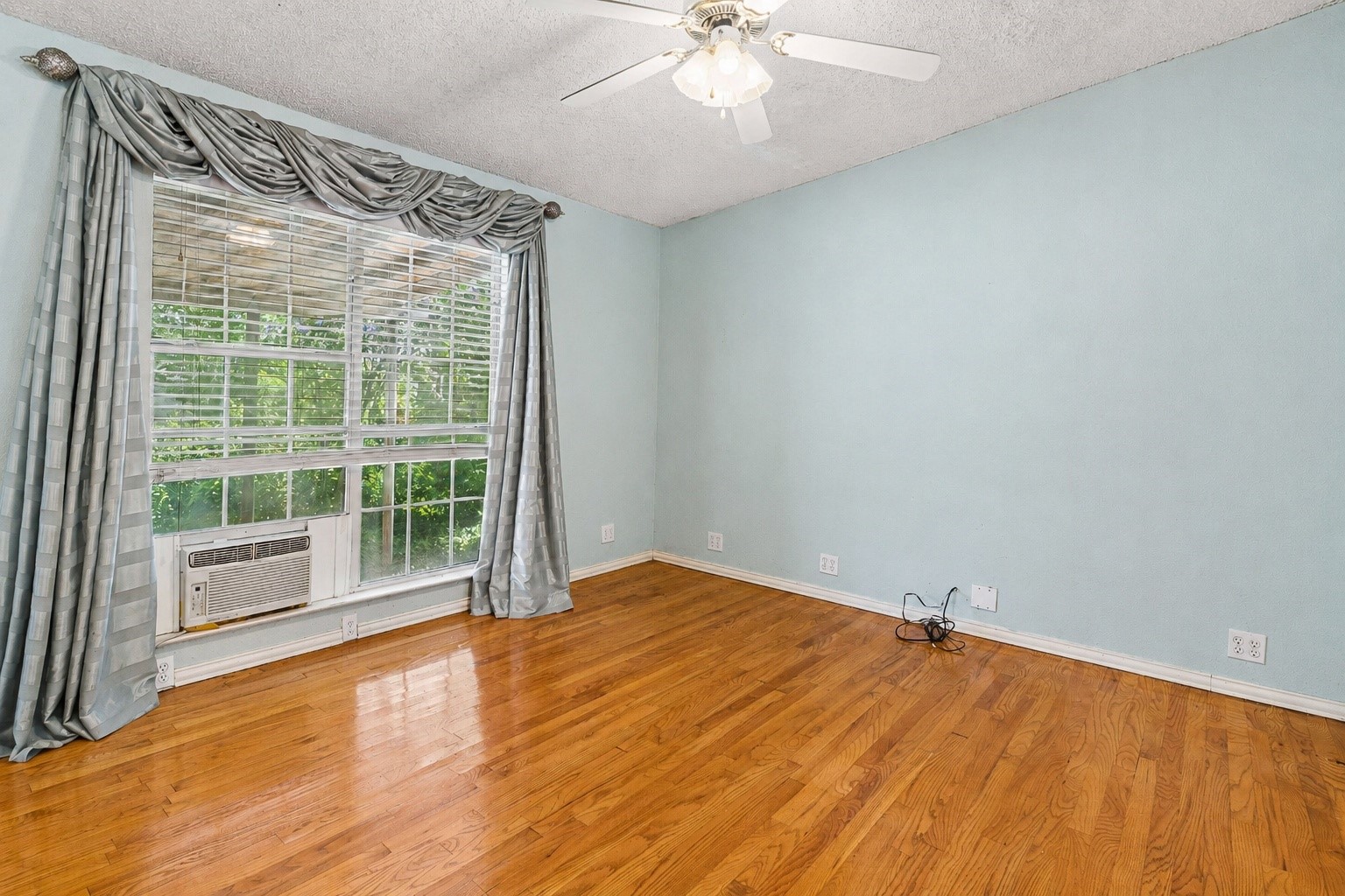 2225 Brooks Street Garland TX 75041