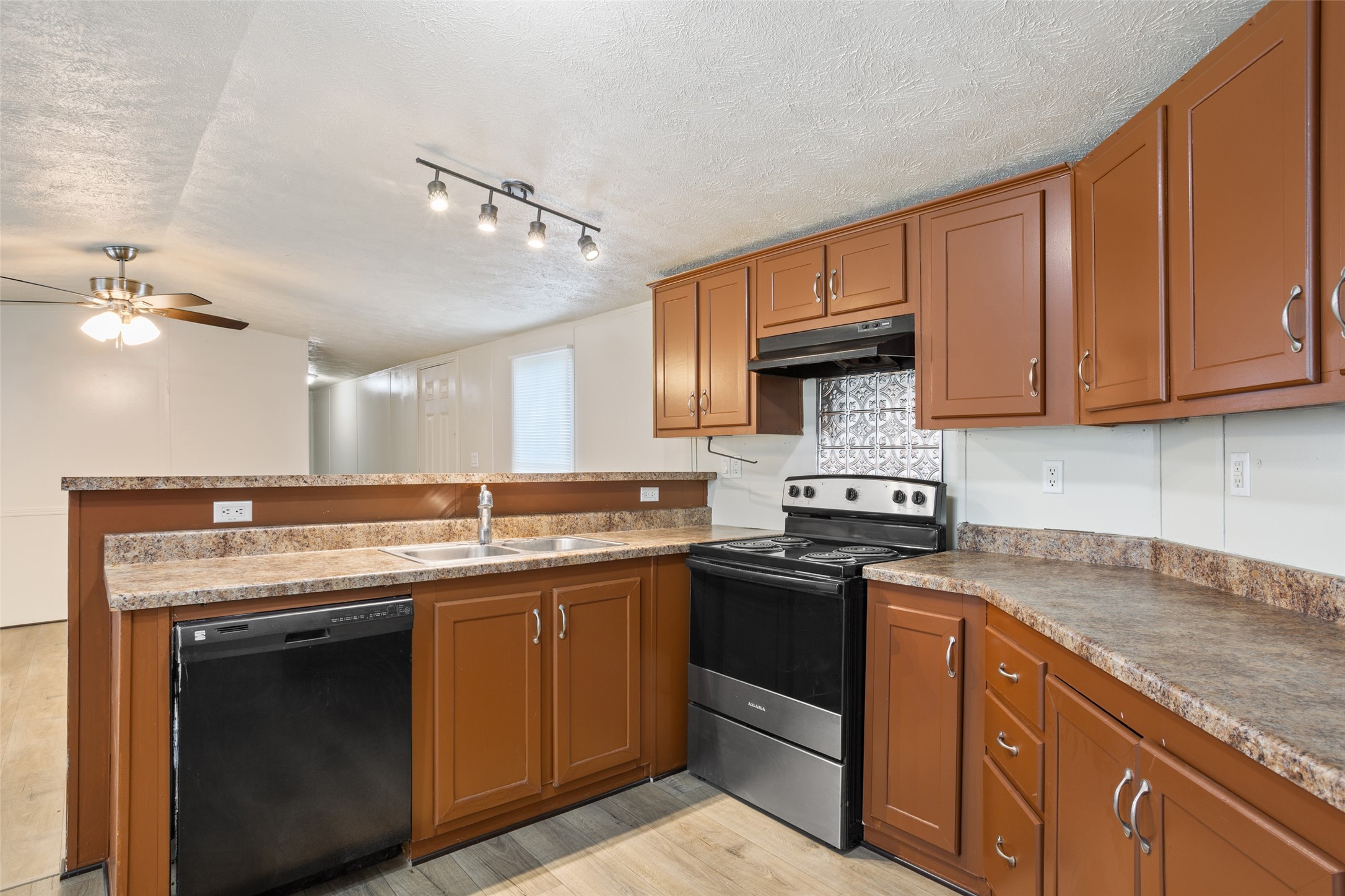 120 Lcr 632 Groesbeck TX 76642