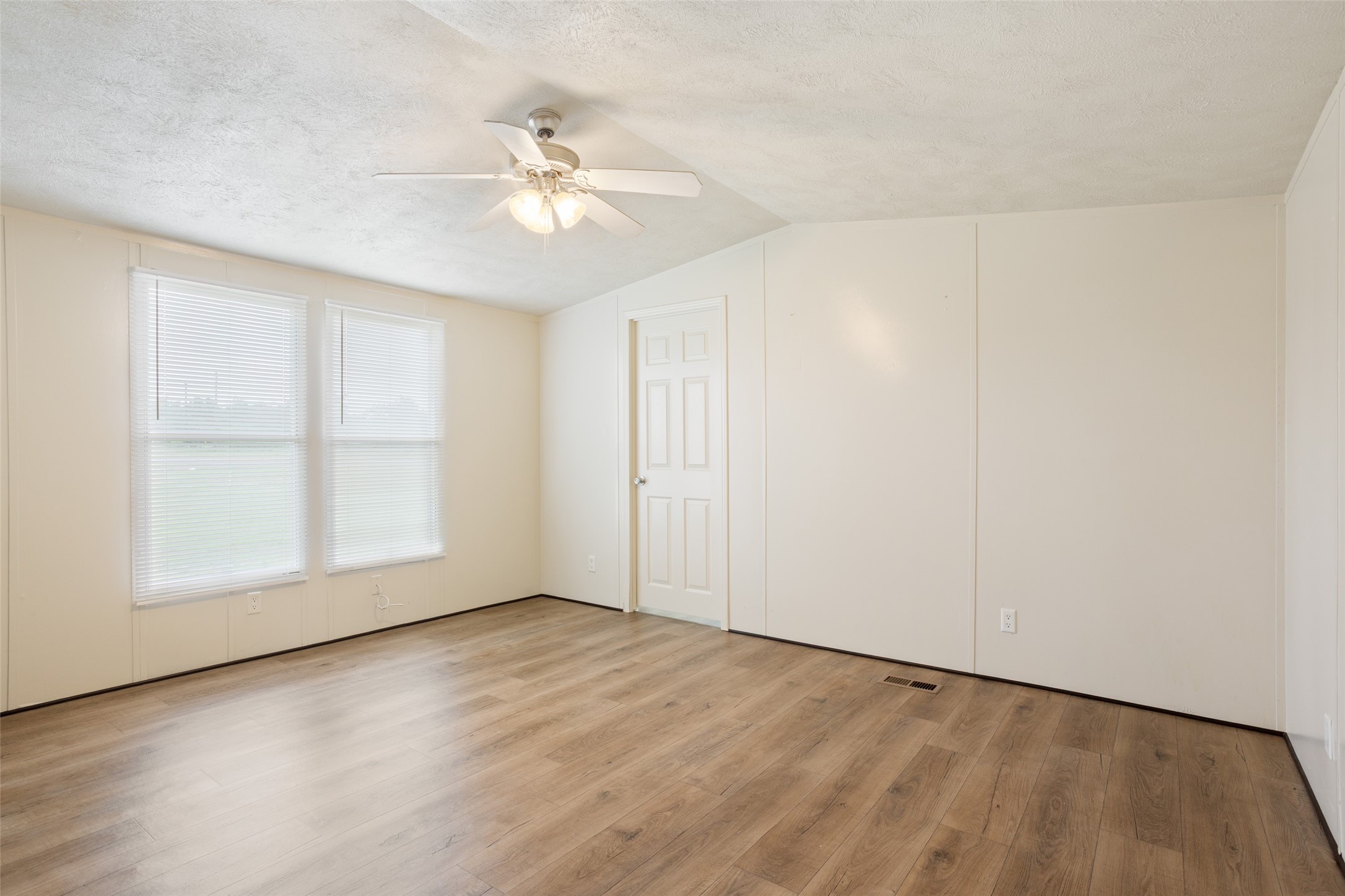 120 Lcr 632 Groesbeck TX 76642
