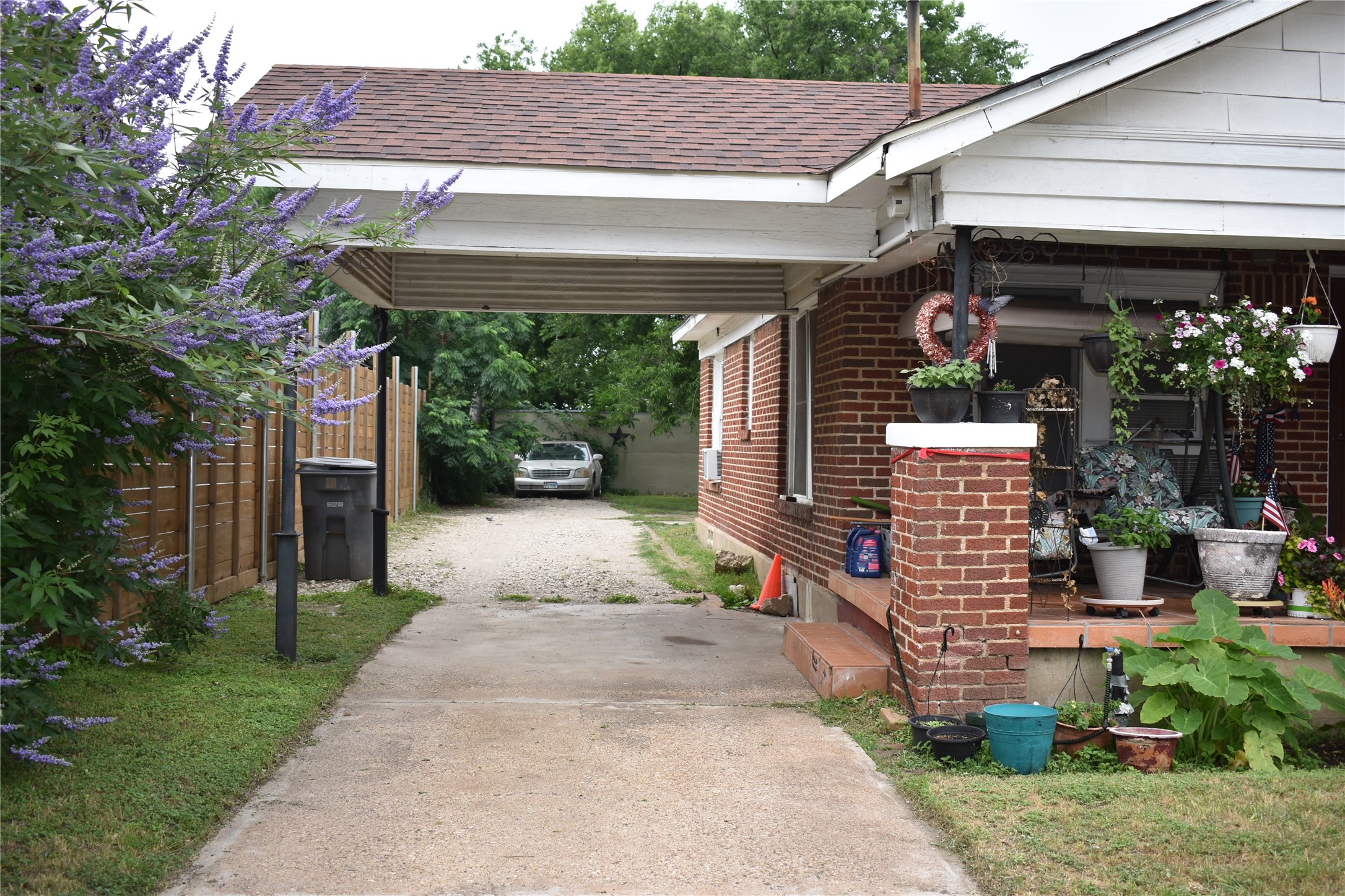 811 Buckalew Street Dallas TX 75208