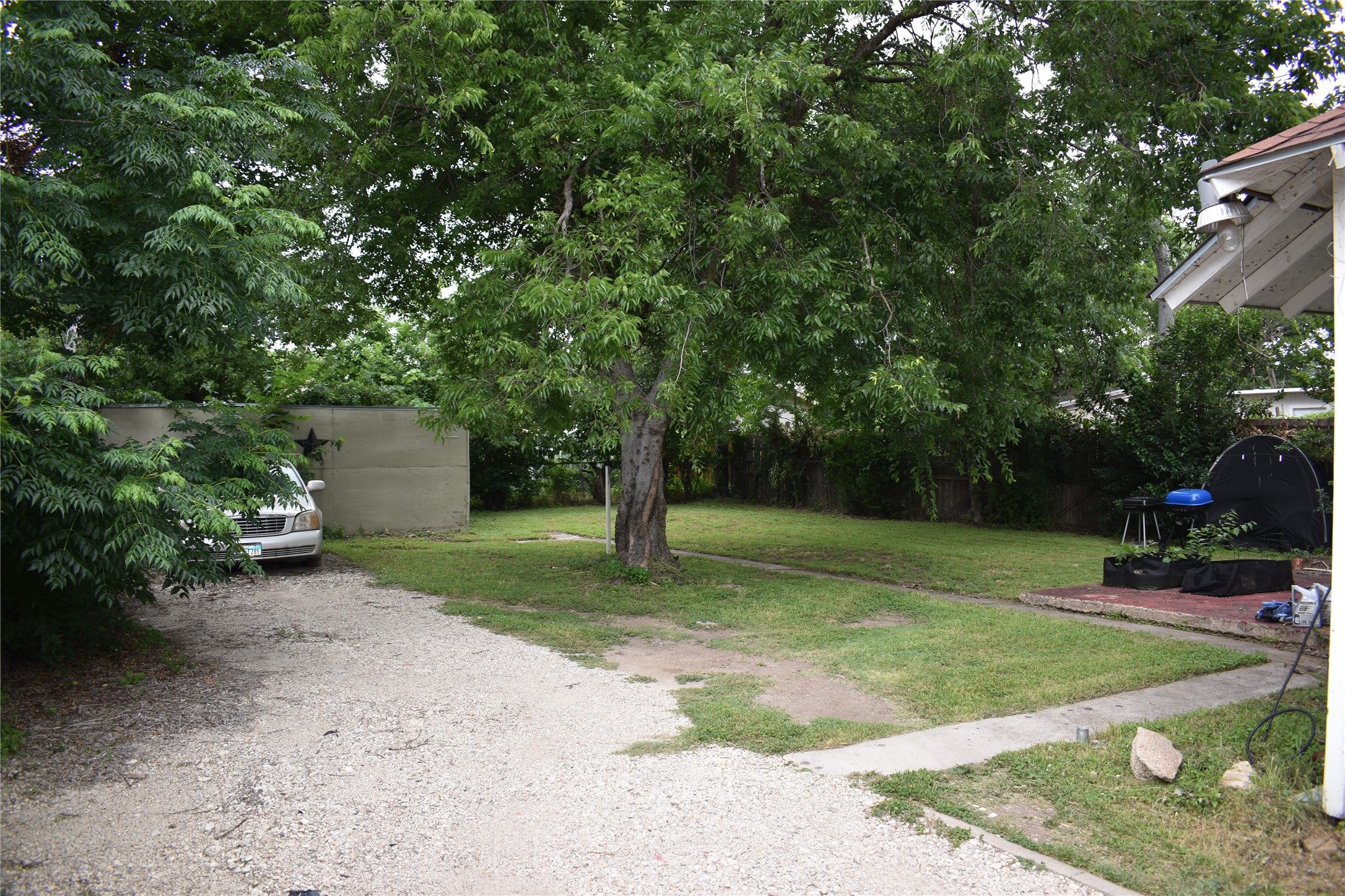 811 Buckalew Street Dallas TX 75208