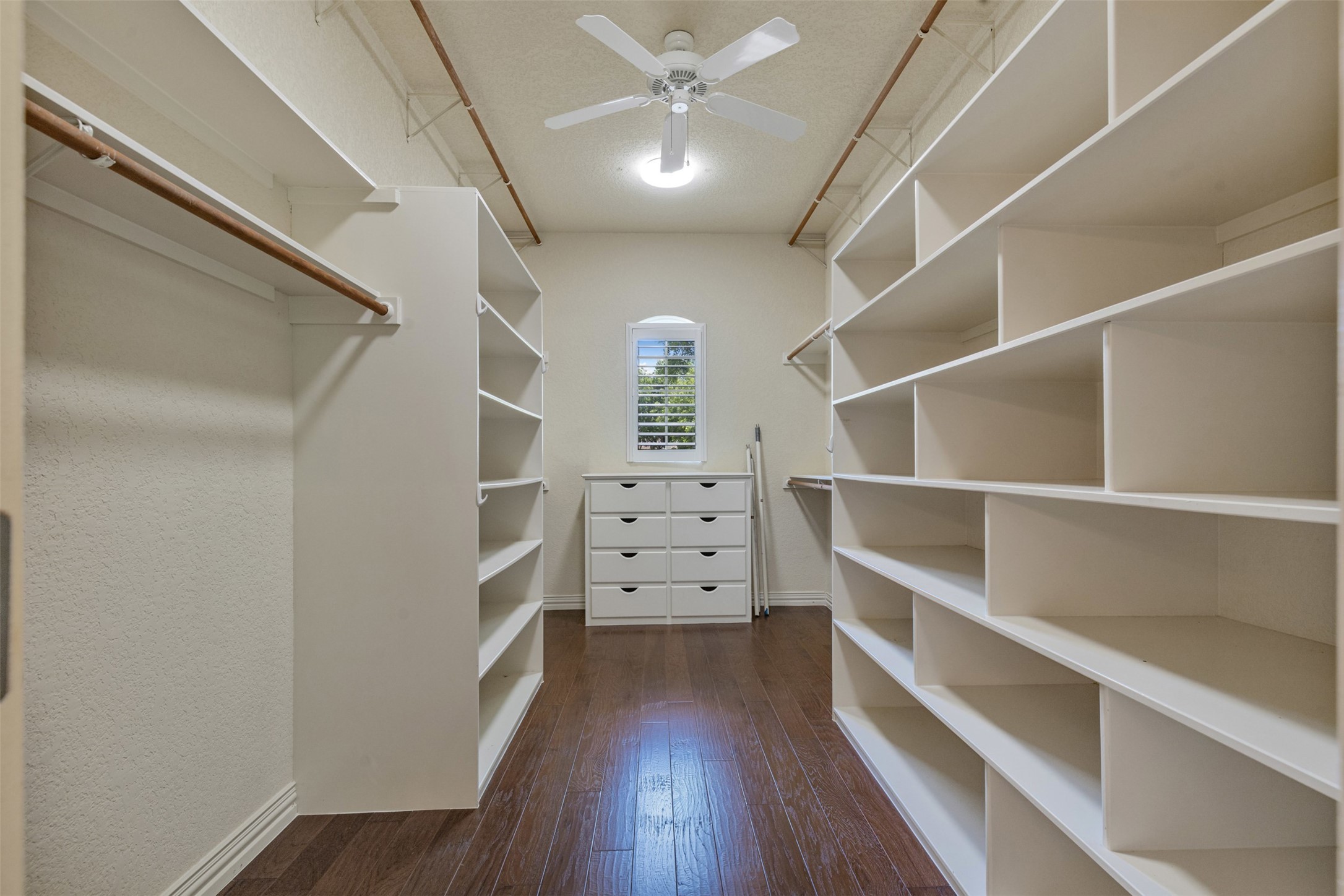 5809 Nutcracker Drive Granbury TX 76049