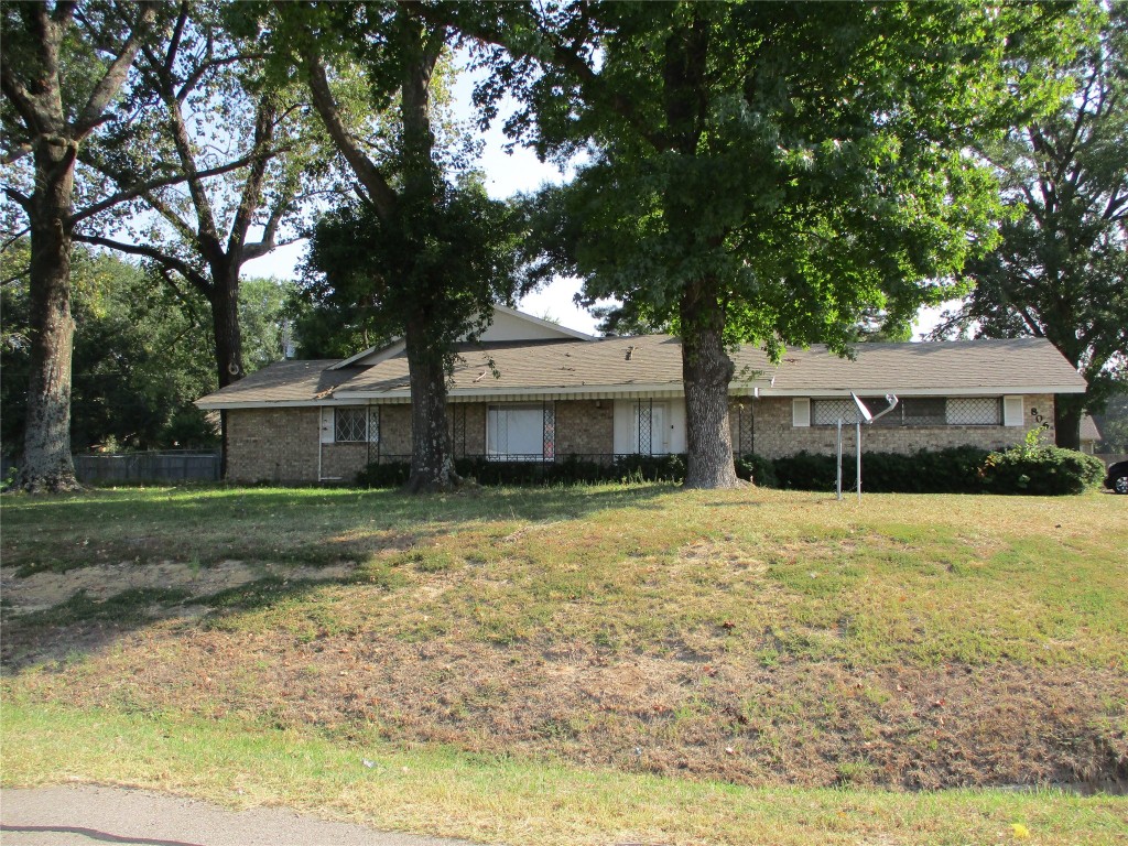 806 W Lennon Drive Emory TX 75440