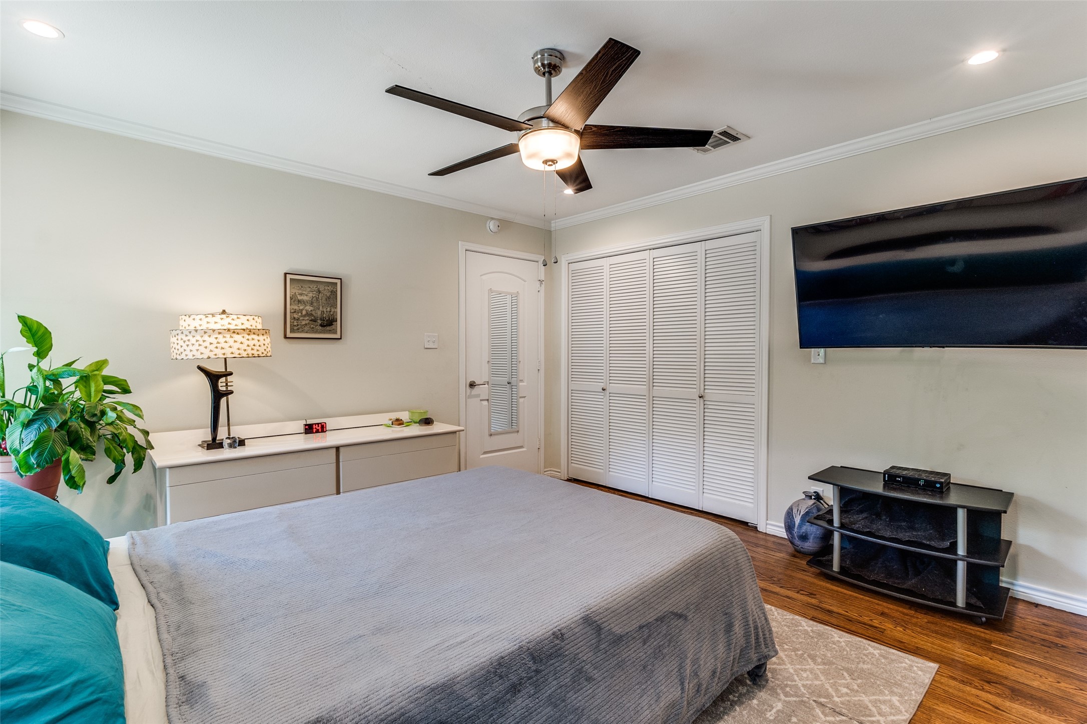 2461 Southwood Drive Dallas TX 75233