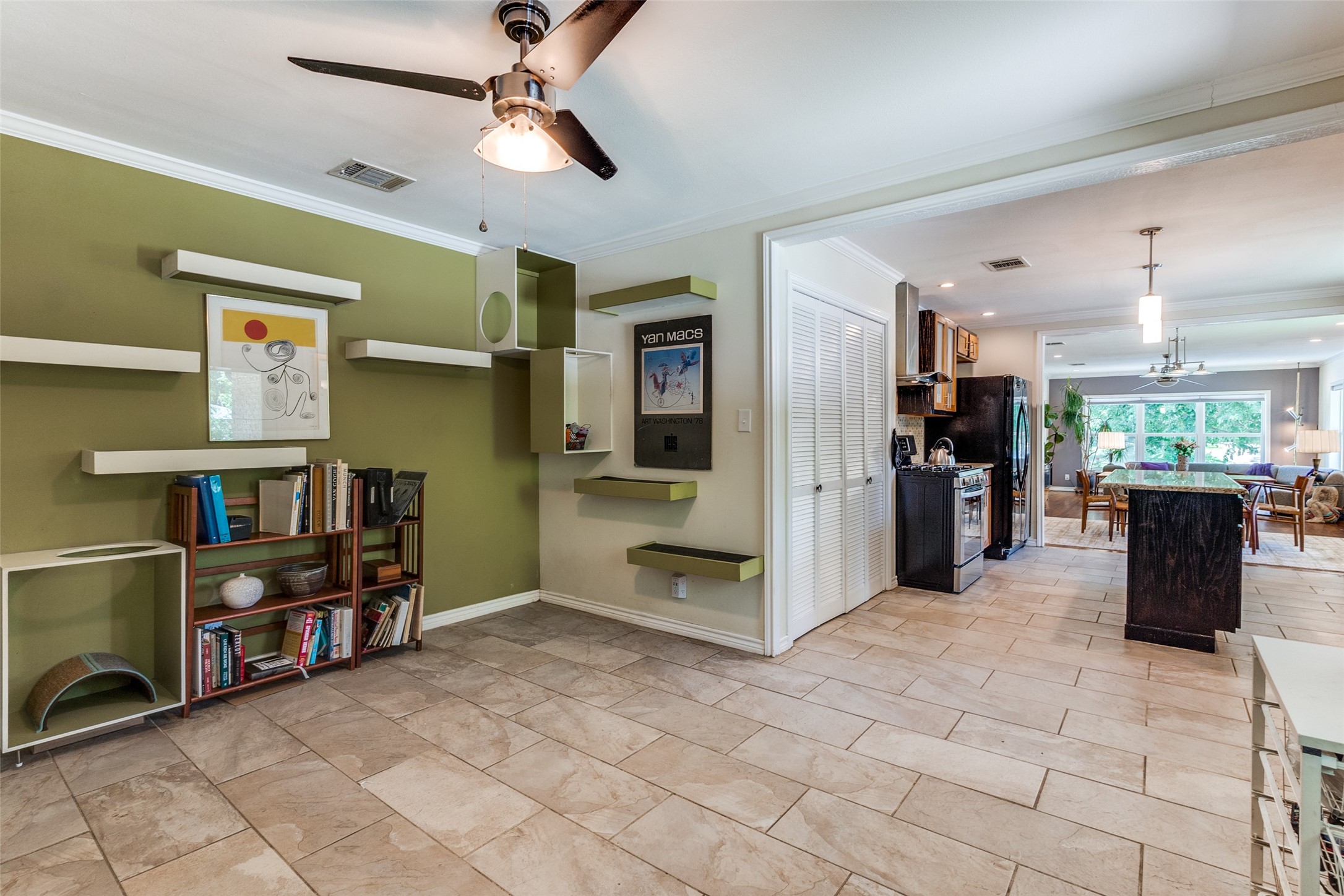 2461 Southwood Drive Dallas TX 75233