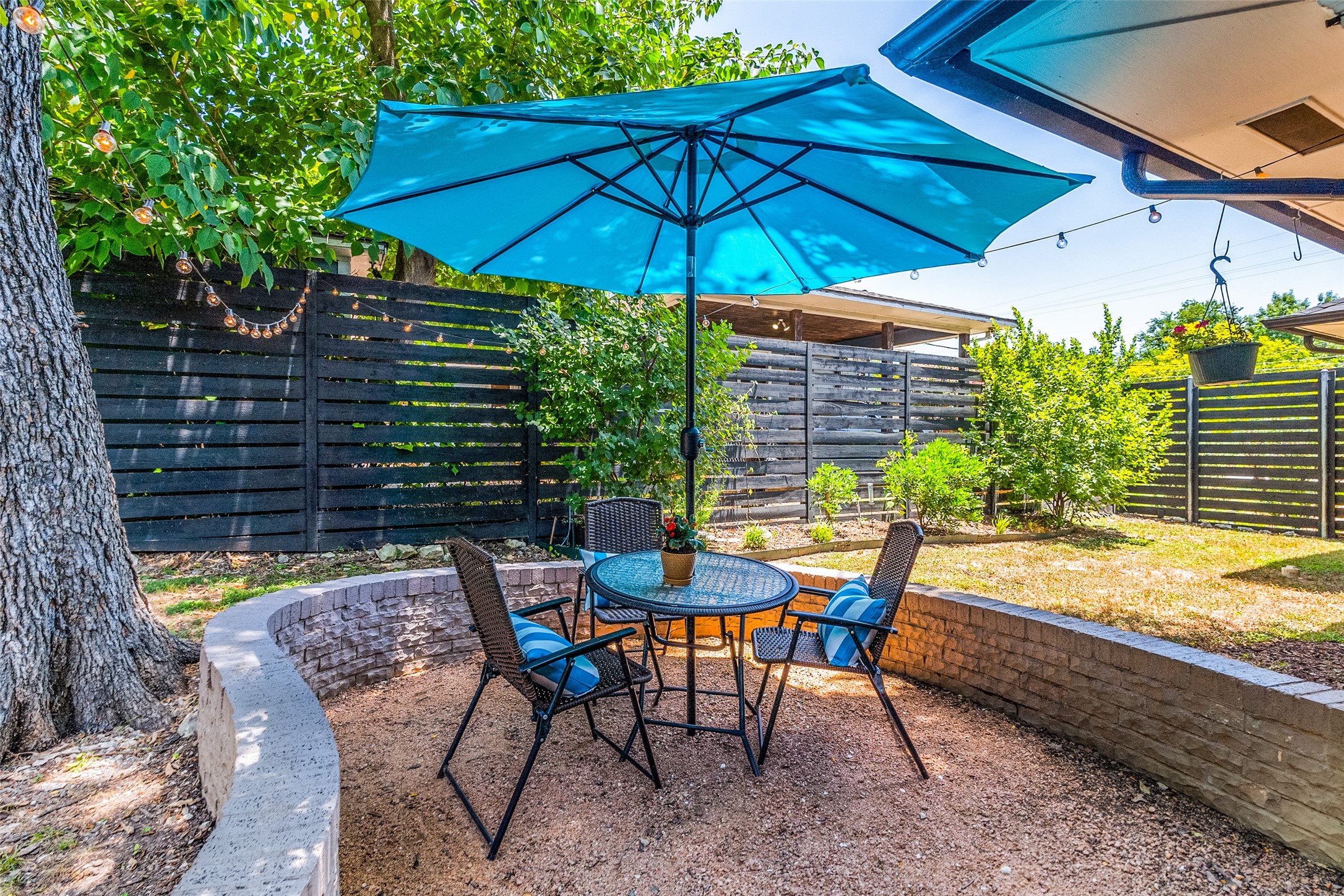 2461 Southwood Drive Dallas TX 75233