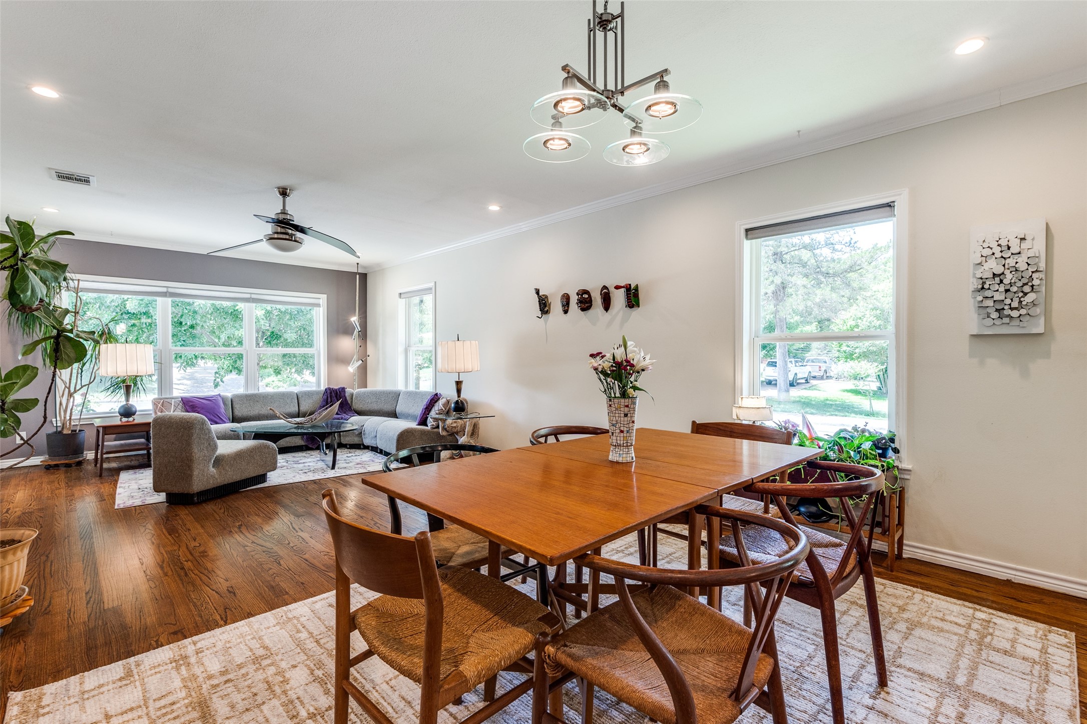 2461 Southwood Drive Dallas TX 75233