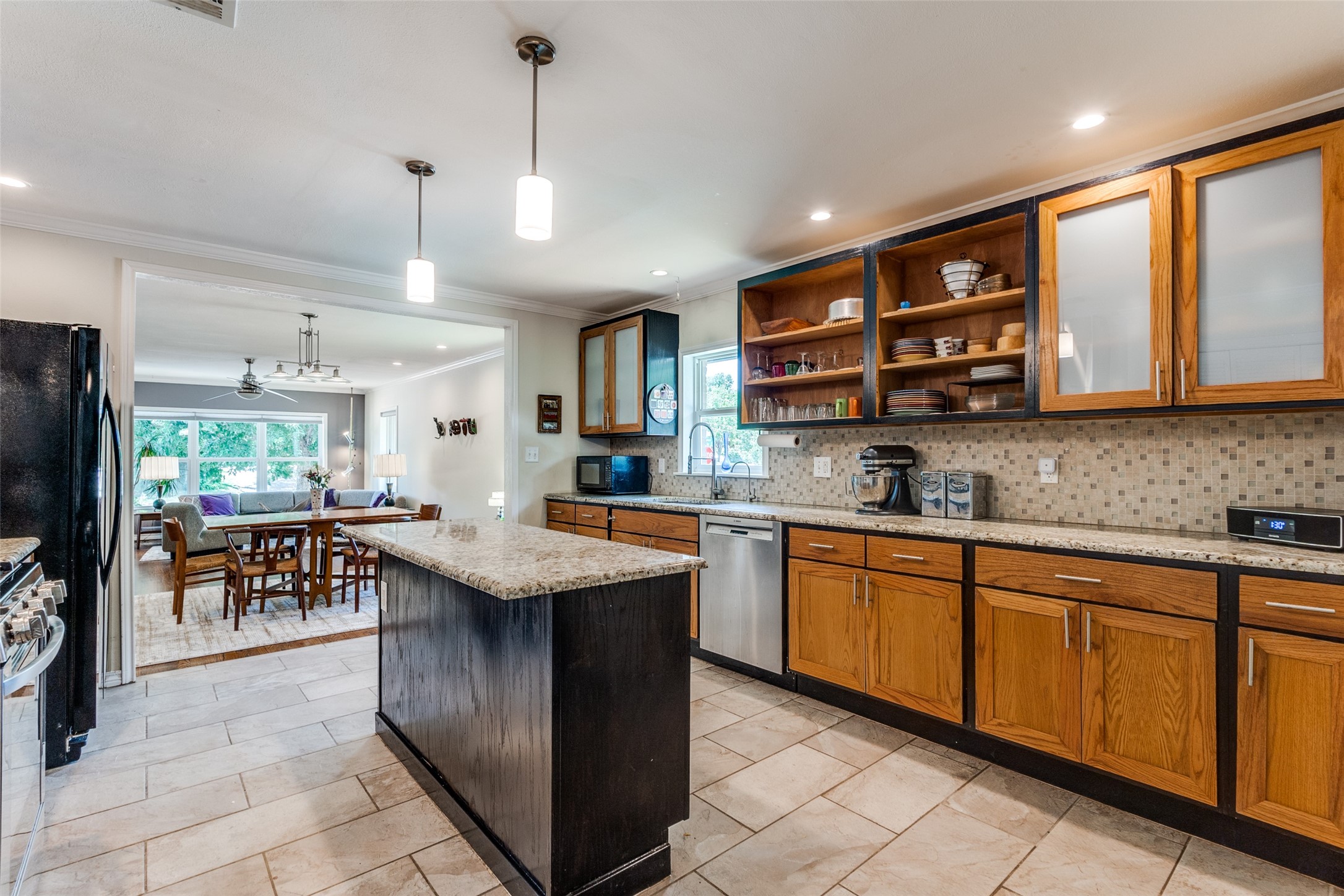 2461 Southwood Drive Dallas TX 75233