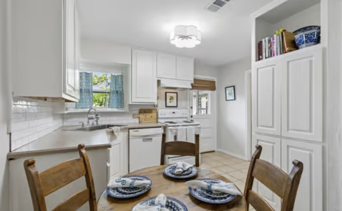 608 Coolair Drive Dallas TX 75218