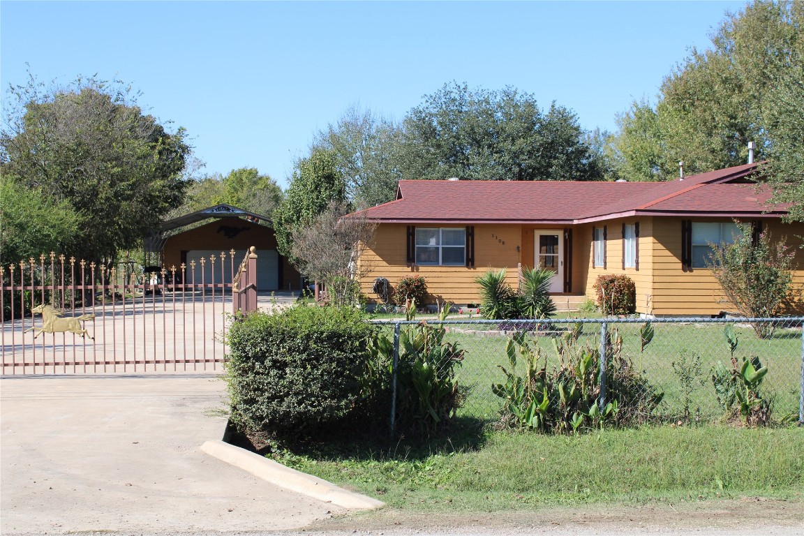 1109 Dowdy Ferry Road Dallas TX 75217