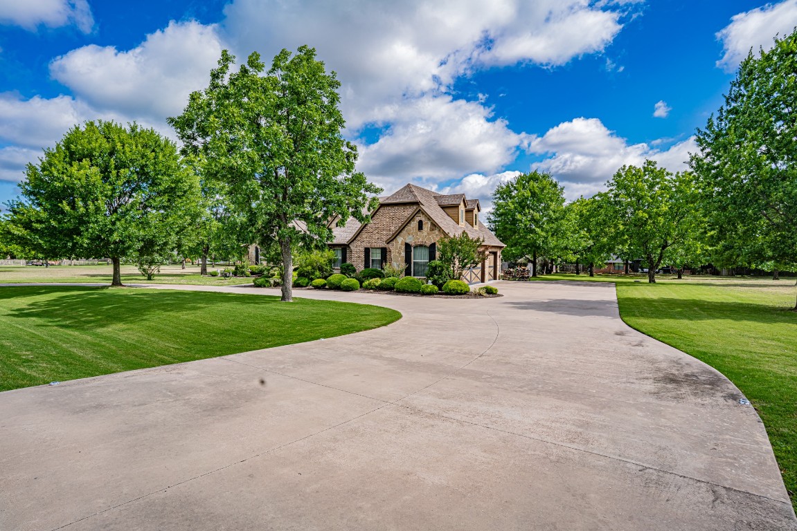 8603 Claremont Drive Granbury TX 76049